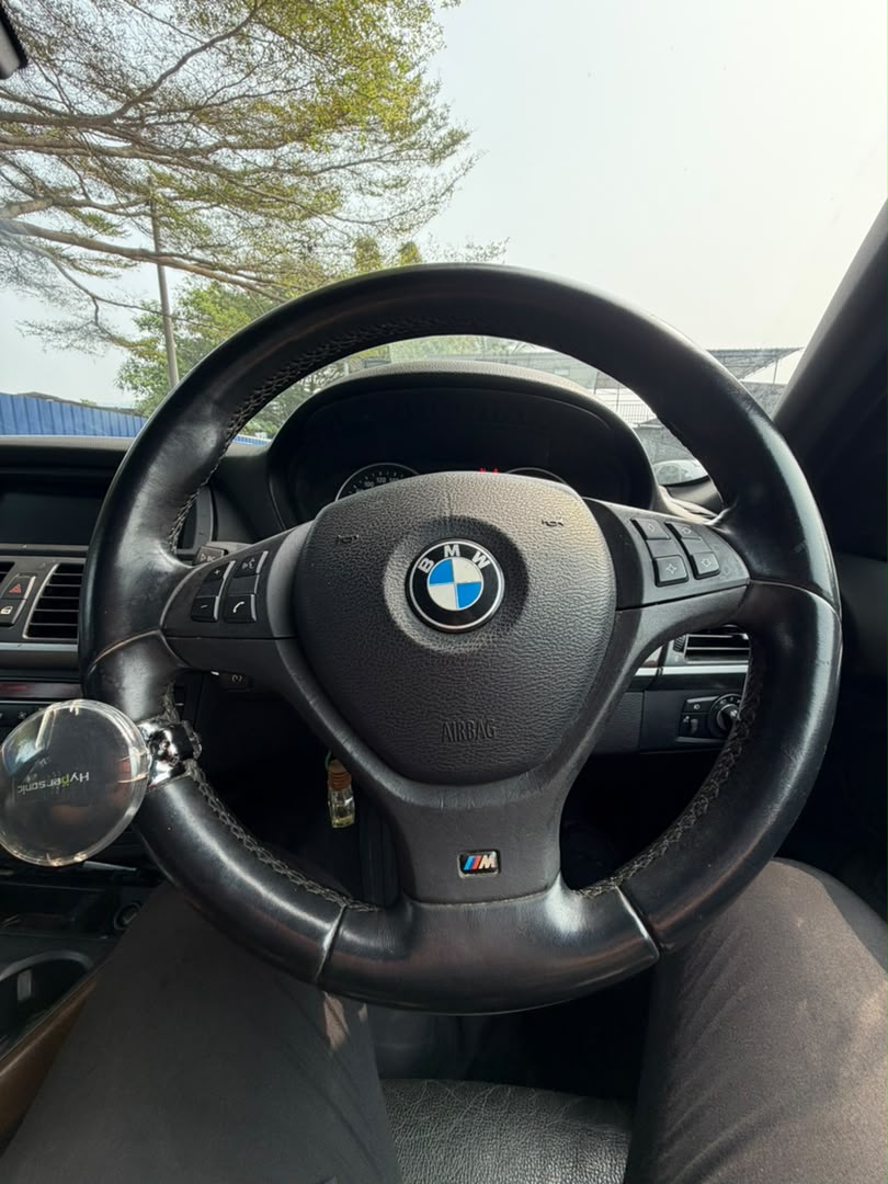 BMW BMW X5 — photo 10