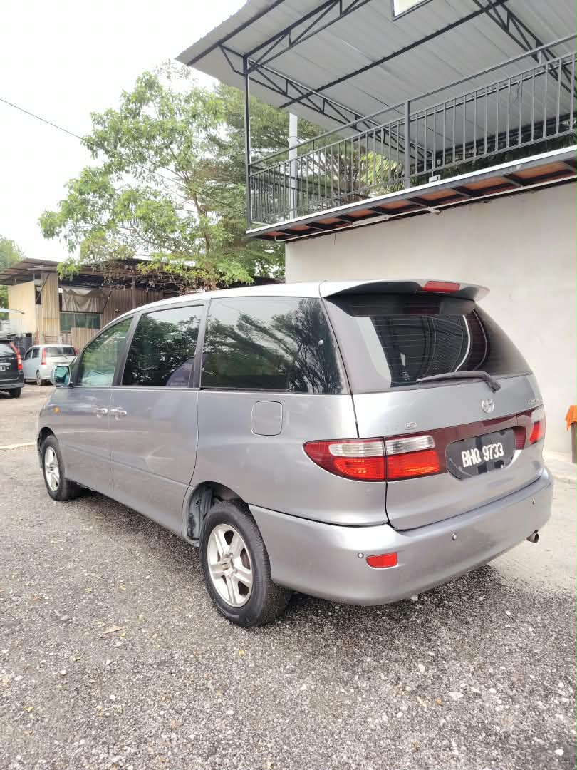 Toyota Toyota Estima 3.0 G — photo 1 of 17