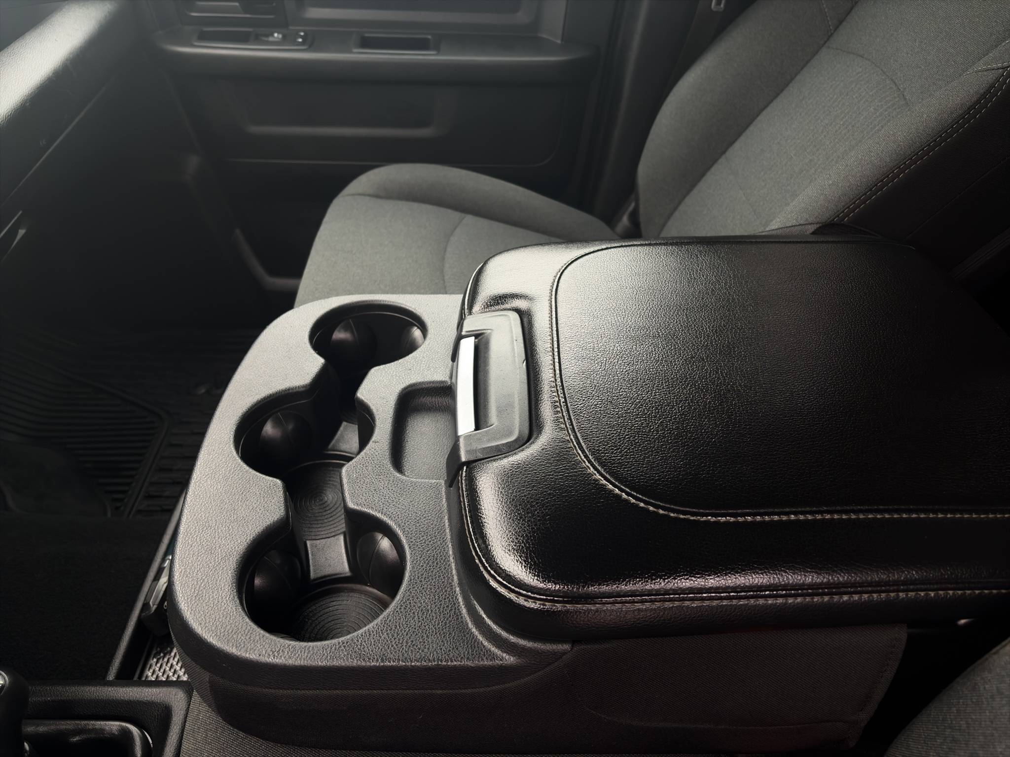 2022 RAM 2500 TRADESMAN CREW CAB 4X4 LONG BOX • 94K MILES • 6.4L HEMI V8 8-SPEED AUTOMATIC • 5TH WHEEL/GOOSENECK PREP • SPRAY-IN BEDLINER • TRAILER BRAKE CONTROLLER Thumbnail