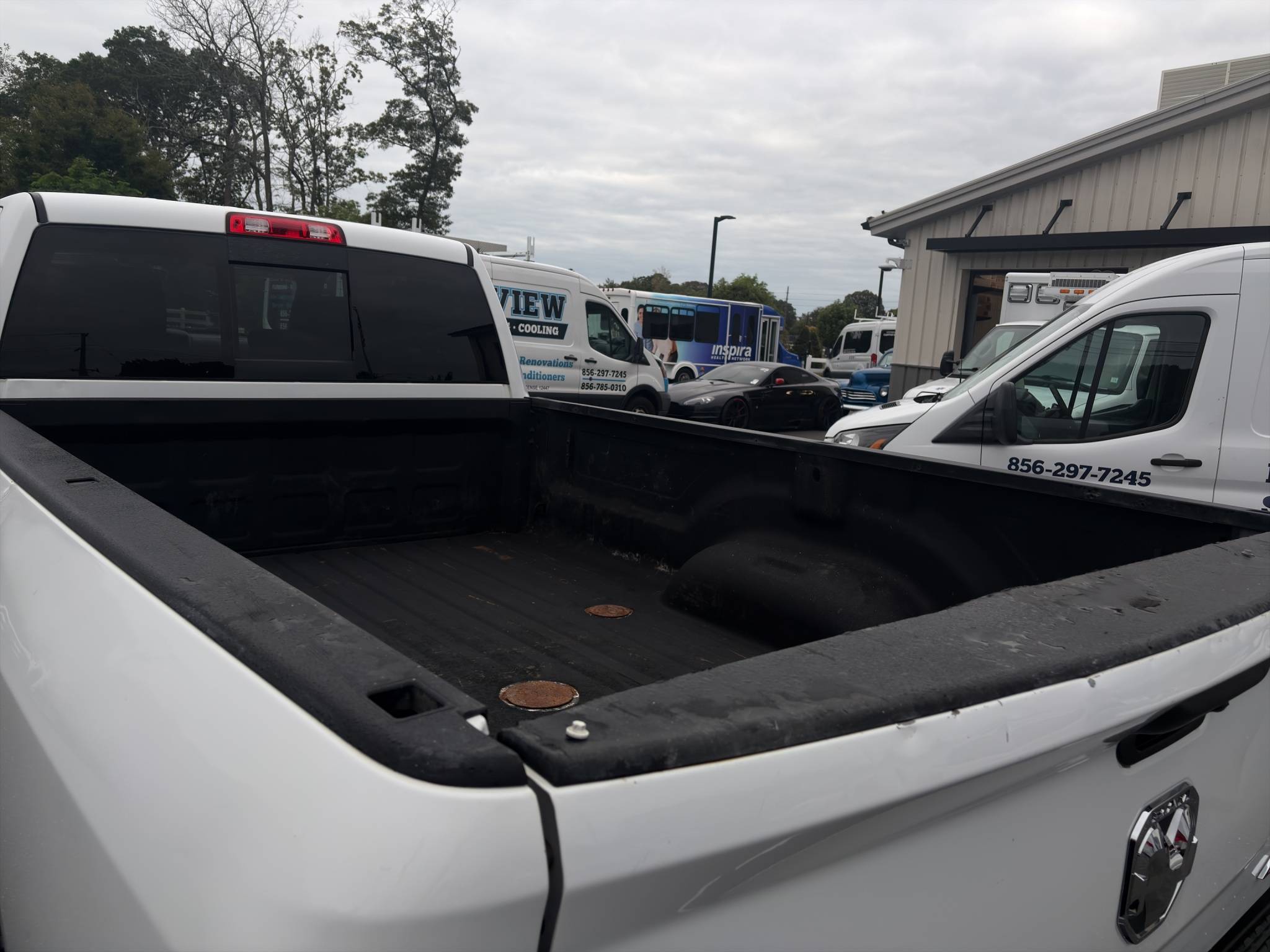 2022 RAM 2500 TRADESMAN CREW CAB 4X4 LONG BOX • 94K MILES • 6.4L HEMI V8 8-SPEED AUTOMATIC • 5TH WHEEL/GOOSENECK PREP • SPRAY-IN BEDLINER • TRAILER BRAKE CONTROLLER Thumbnail