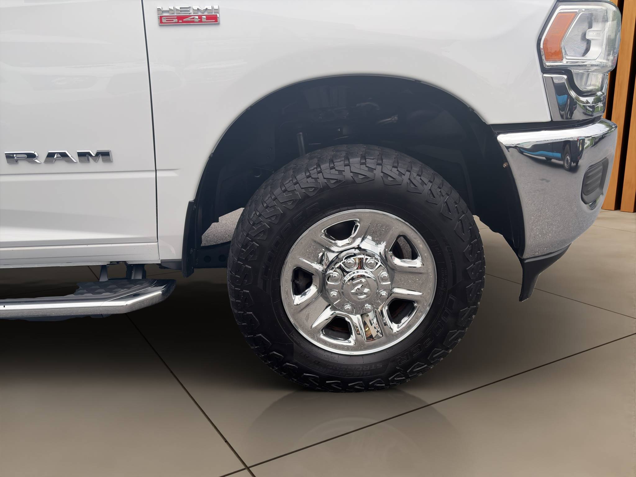 2022 RAM 2500 TRADESMAN CREW CAB 4X4 LONG BOX • 94K MILES • 6.4L HEMI V8 8-SPEED AUTOMATIC • 5TH WHEEL/GOOSENECK PREP • SPRAY-IN BEDLINER • TRAILER BRAKE CONTROLLER Thumbnail