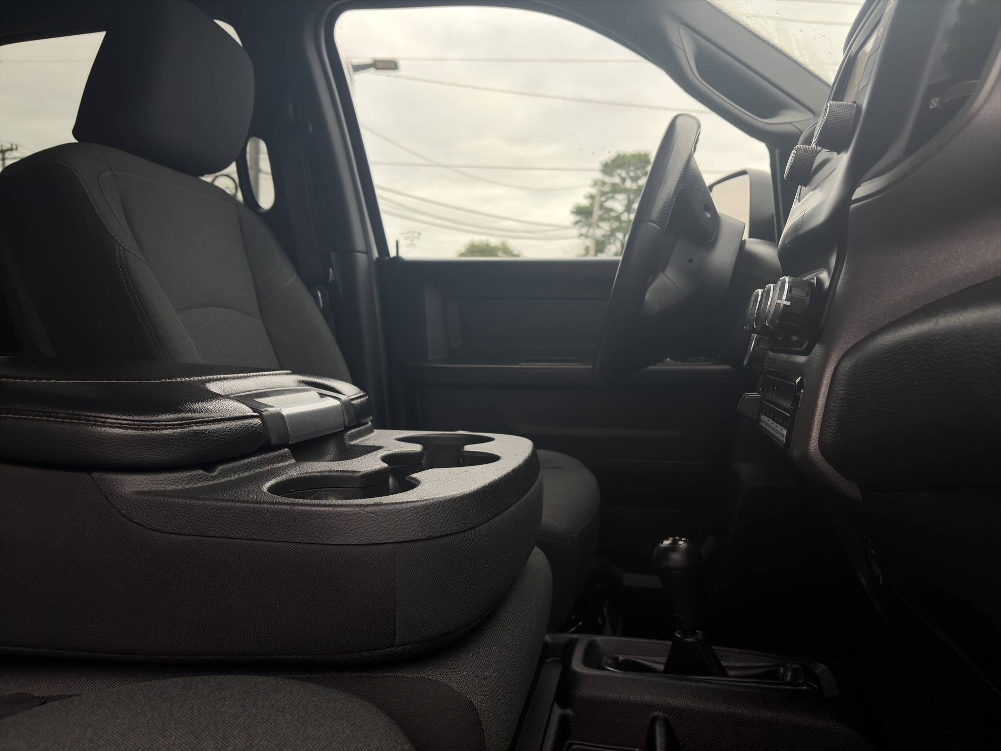 2022 RAM 2500 TRADESMAN CREW CAB 4X4 LONG BOX • 94K MILES • 6.4L HEMI V8 8-SPEED AUTOMATIC • 5TH WHEEL/GOOSENECK PREP • SPRAY-IN BEDLINER • TRAILER BRAKE CONTROLLER Thumbnail