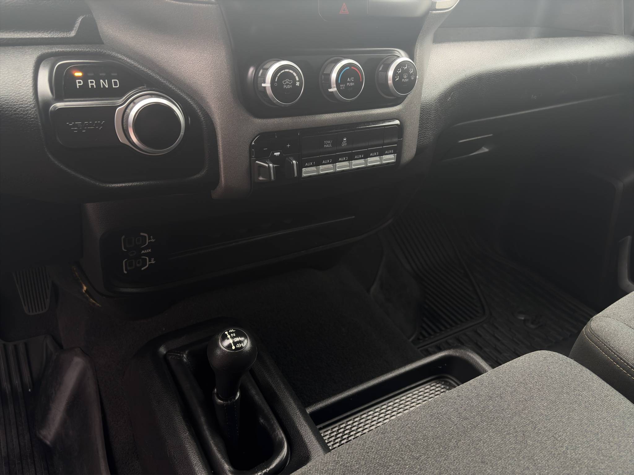 2022 RAM 2500 TRADESMAN CREW CAB 4X4 LONG BOX • 94K MILES • 6.4L HEMI V8 8-SPEED AUTOMATIC • 5TH WHEEL/GOOSENECK PREP • SPRAY-IN BEDLINER • TRAILER BRAKE CONTROLLER Thumbnail