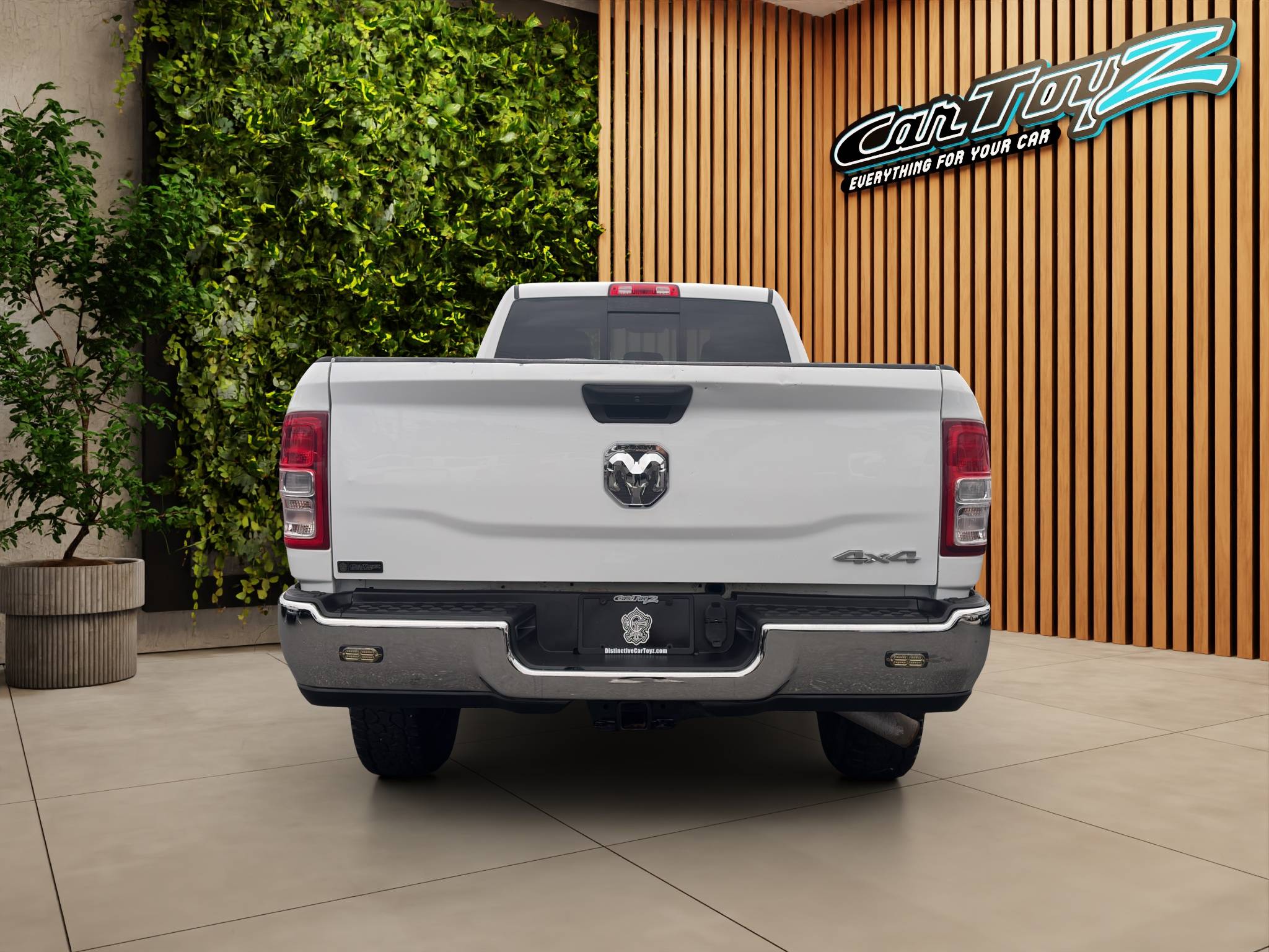 2022 RAM 2500 TRADESMAN CREW CAB 4X4 LONG BOX • 94K MILES • 6.4L HEMI V8 8-SPEED AUTOMATIC • 5TH WHEEL/GOOSENECK PREP • SPRAY-IN BEDLINER • TRAILER BRAKE CONTROLLER Thumbnail