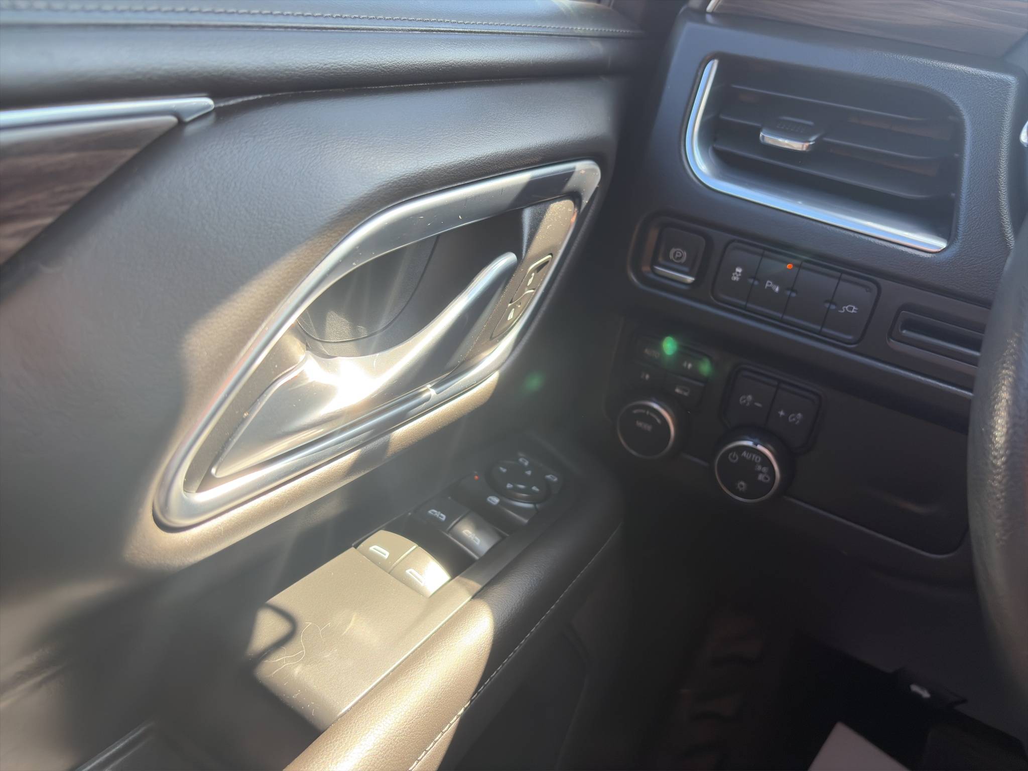 2021 CHEVROLET TAHOE COMMERCIAL FLEET • 1 OWNER • ONLY 47K MILES 5.3L ECOTEC3 V8 • 4WD • 10-SPEED AUTOMATIC • FULL-SIZE SUV • COMMERCIAL FLEET Thumbnail