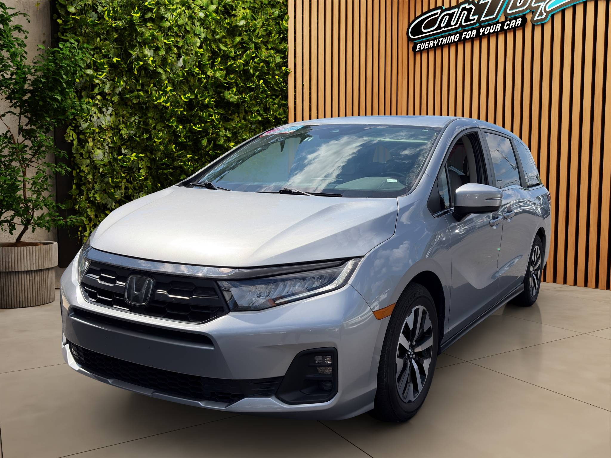 2025 HONDA ODYSSEY EX-L • CLEAN CARFAX • 1 OWNER • 48K MILES 3.5L V6 • 10-SPEED AUTOMATIC • EX-L • MODERN STEEL METALLIC • FAMILY-SIZE PASSENGER VAN Thumbnail