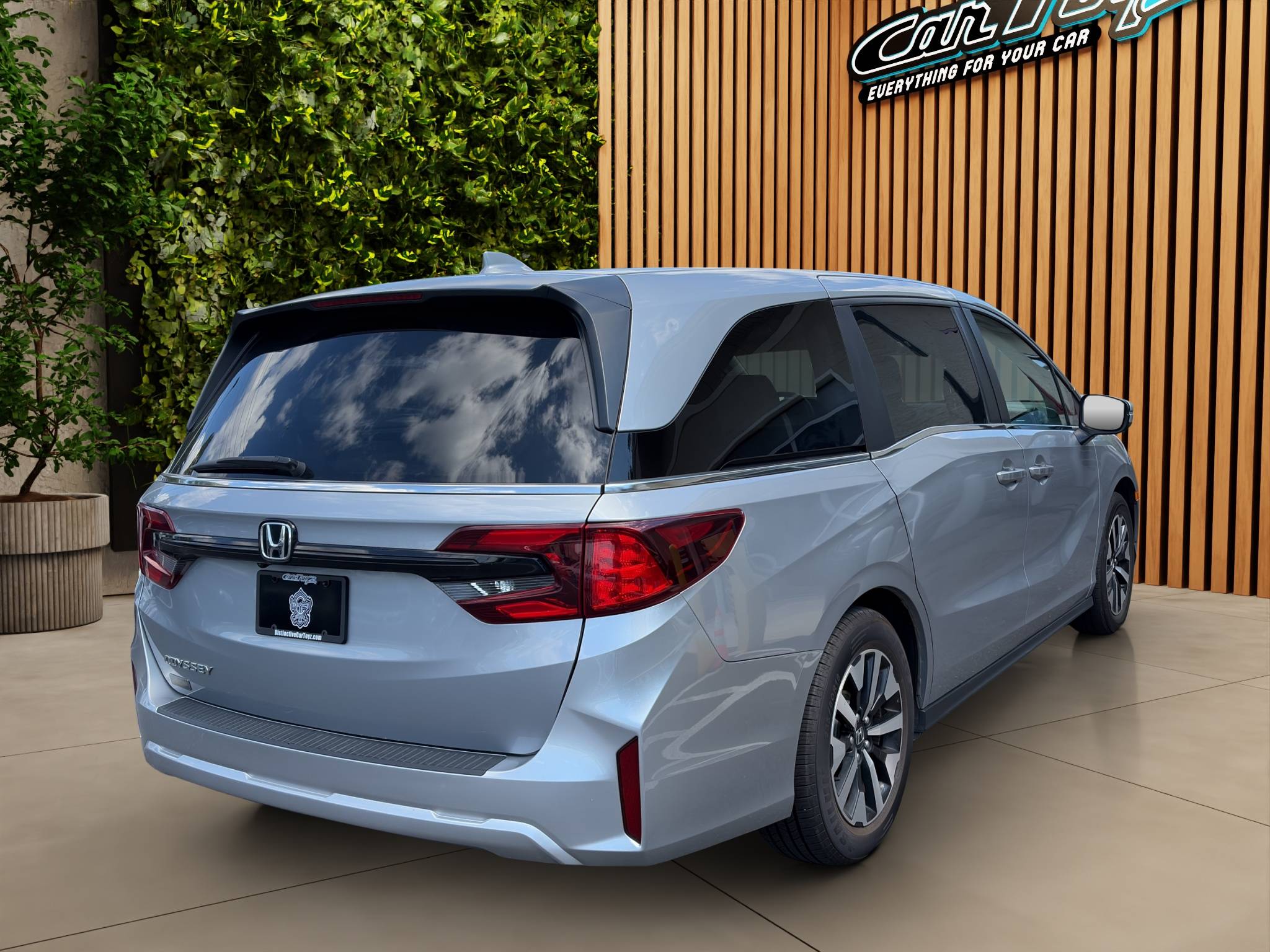 2025 HONDA ODYSSEY EX-L • CLEAN CARFAX • 1 OWNER • 48K MILES 3.5L V6 • 10-SPEED AUTOMATIC • EX-L • MODERN STEEL METALLIC • FAMILY-SIZE PASSENGER VAN Thumbnail
