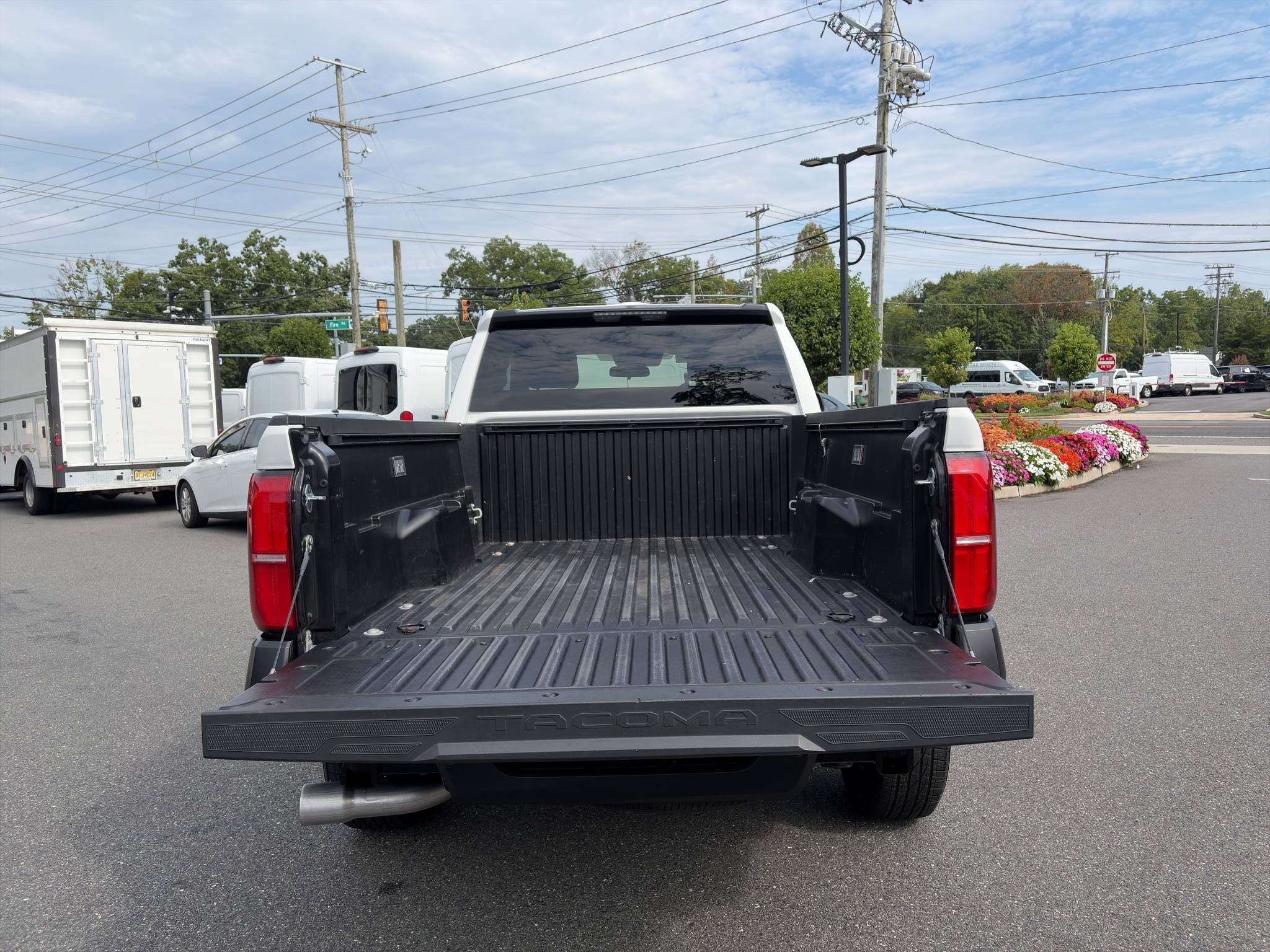 2025 TOYOTA TACOMA SR XTRA CAB LONG BED • CLEAN CARFAX • 30K MILES 2.4L TURBO • 8-SPEED AUTOMATIC • REAR-WHEEL DRIVE • 1,460 LB PAYLOAD • ADAPTIVE CRUISE CONTROL Thumbnail