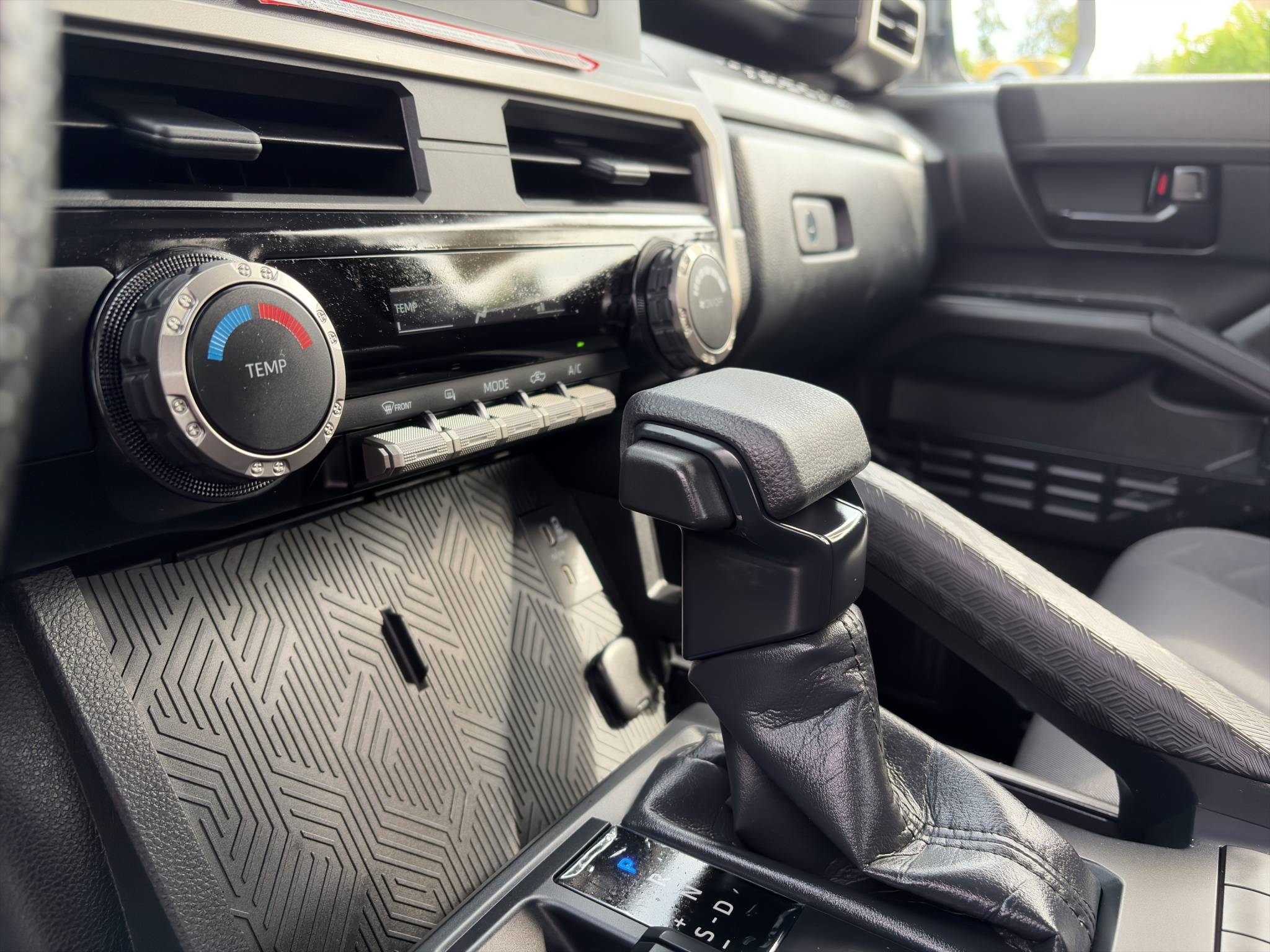 2025 TOYOTA TACOMA SR XTRA CAB LONG BED • CLEAN CARFAX • 30K MILES 2.4L TURBO • 8-SPEED AUTOMATIC • REAR-WHEEL DRIVE • 1,460 LB PAYLOAD • ADAPTIVE CRUISE CONTROL Thumbnail