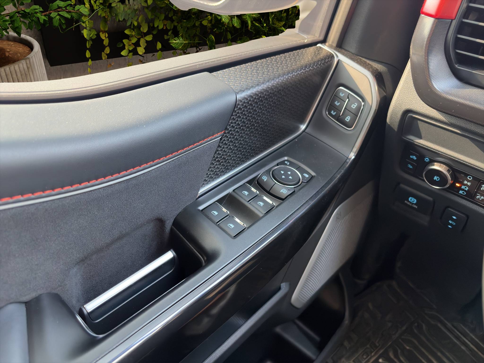 2025 FORD F-150 RAPTOR R • CLEAN CARFAX • ONLY 7,945 MILES 5.2L SUPERCHARGED V8 • 4X4 • RAPTOR R • RECARO LEATHER • 37" ALL-TERRAIN TIRES Thumbnail
