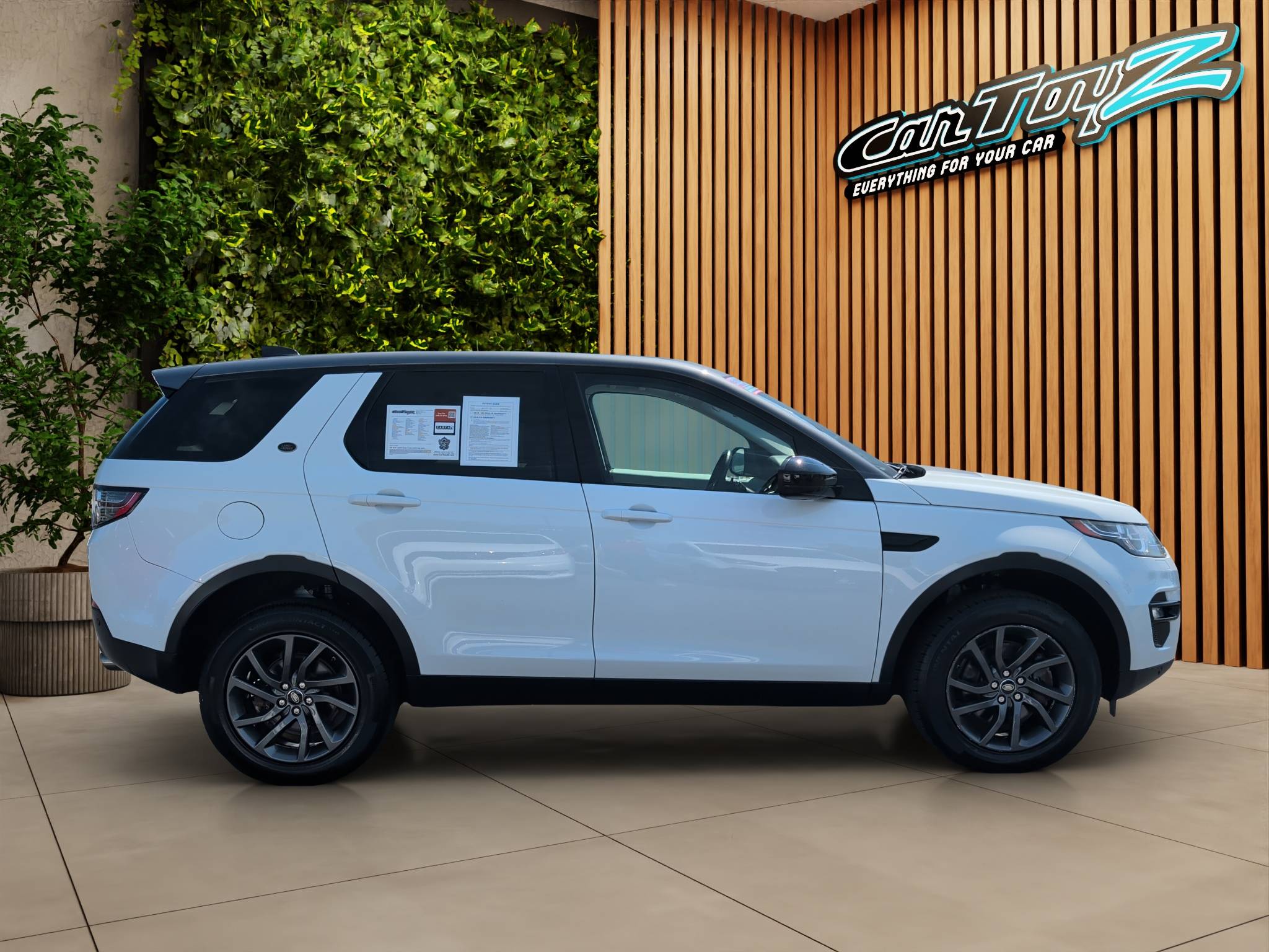 2018 LAND ROVER DISCOVERY SPORT HSE • CLEAN CARFAX • 4WD 118K MILES • 2.0L TURBO • HSE LUXURY SUV • 9-SPEED AUTOMATIC  🚙 CLEAN CARFAX • 118,642 MILES • 4WD • 2.0L TURBOCHARGED I4 • HSE • WHITE EXTERIOR Thumbnail