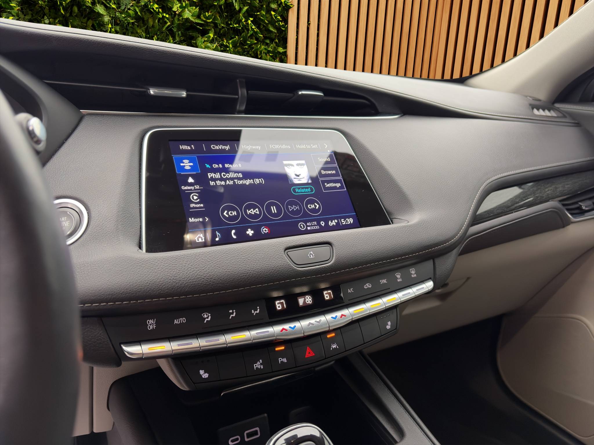 2022 CADILLAC XT4 PREMIUM LUXURY • 1 OWNER • CLEAN CARFAX ONLY 39K MILES • 2.0L TURBO • FWD • POWER SUNROOF • HEATED SEATS • AERIAL VIEW • APPLE CARPLAY Thumbnail