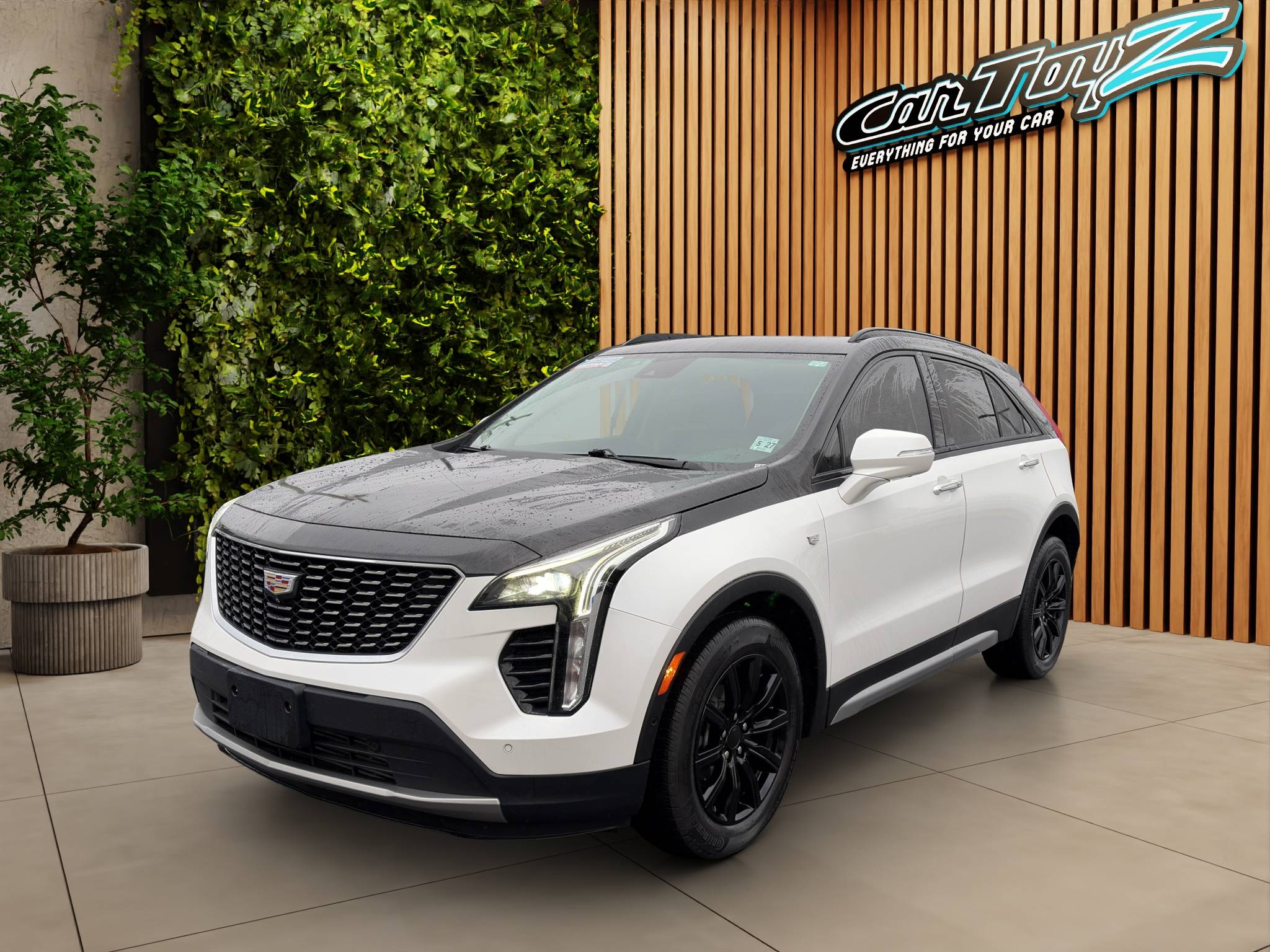 2022 CADILLAC XT4 PREMIUM LUXURY • 1 OWNER • CLEAN CARFAX ONLY 39K MILES • 2.0L TURBO • FWD • POWER SUNROOF • HEATED SEATS • AERIAL VIEW • APPLE CARPLAY Thumbnail