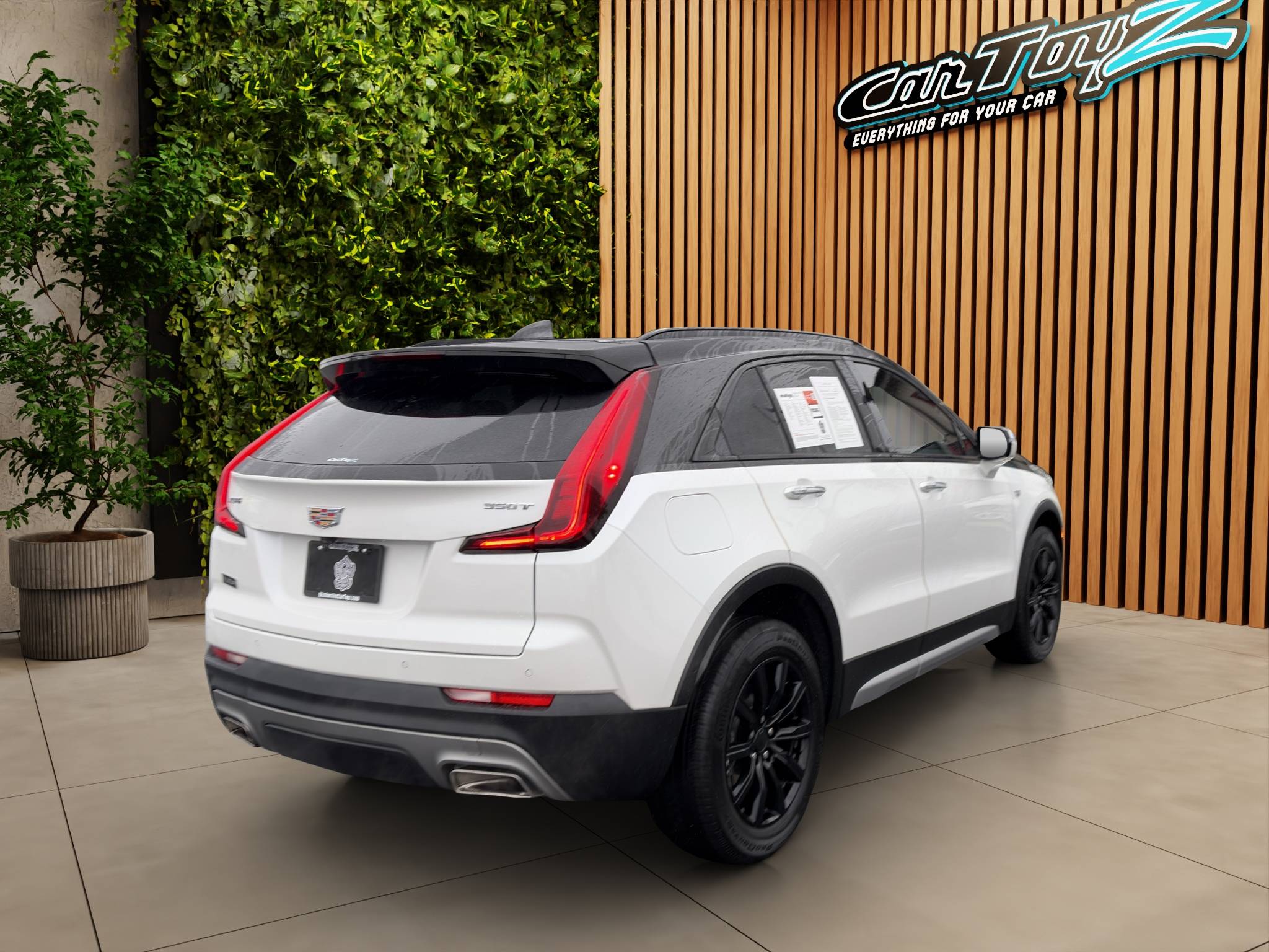 2022 CADILLAC XT4 PREMIUM LUXURY • 1 OWNER • CLEAN CARFAX ONLY 39K MILES • 2.0L TURBO • FWD • POWER SUNROOF • HEATED SEATS • AERIAL VIEW • APPLE CARPLAY Thumbnail