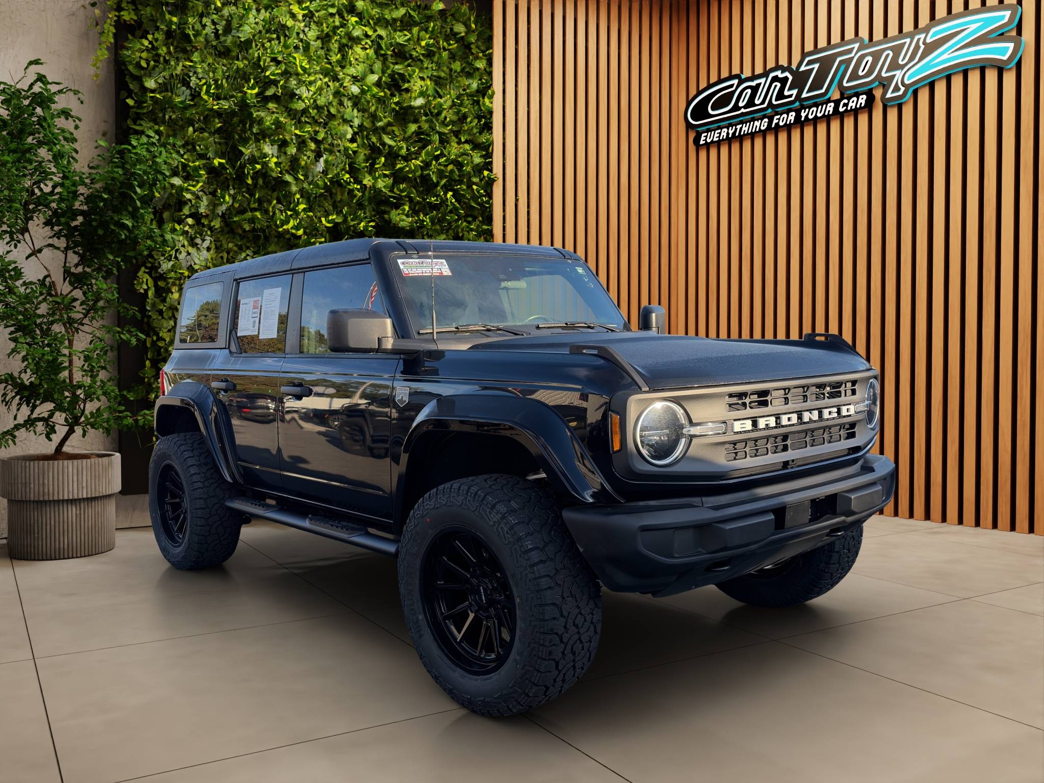 2025 FORD BRONCO BIG BEND 4X4 • CLEAN CARFAX • 1 OWNER ONLY 38K MILES • 2.3L ECOBOOST • 10-SPEED AUTOMATIC • HARDTOP • 32" ALL-TERRAIN TIRES • REMOVABLE TOP for sale in Egg Harbor Township, NJ at Distinctive Car Toyz