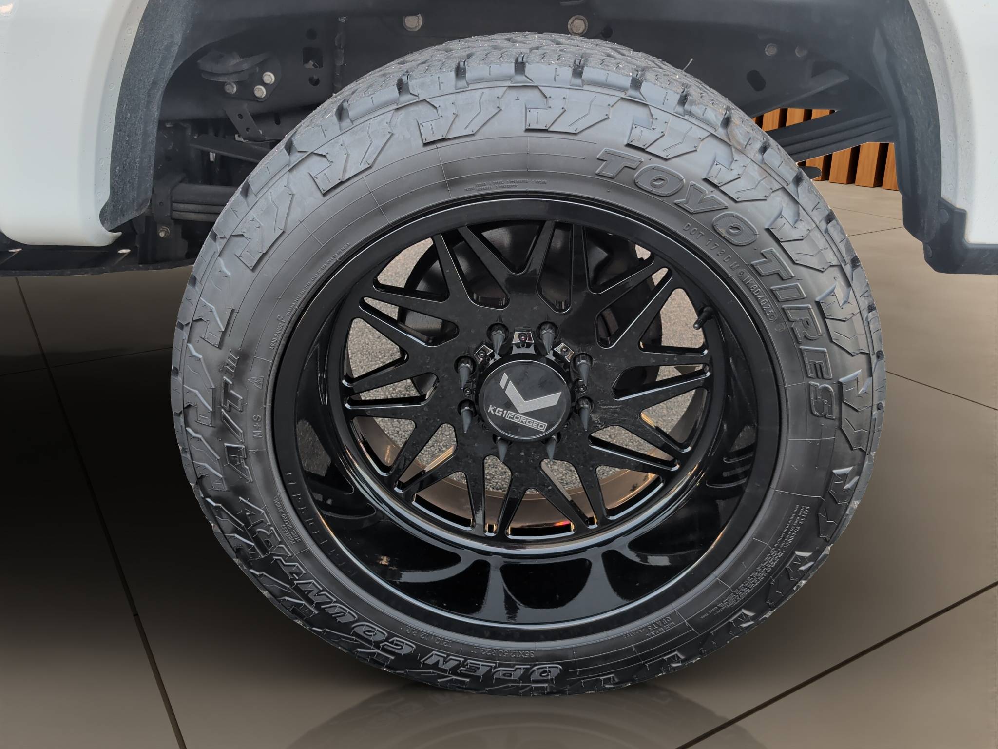 2024 Ford F-350SD Platinum Thumbnail