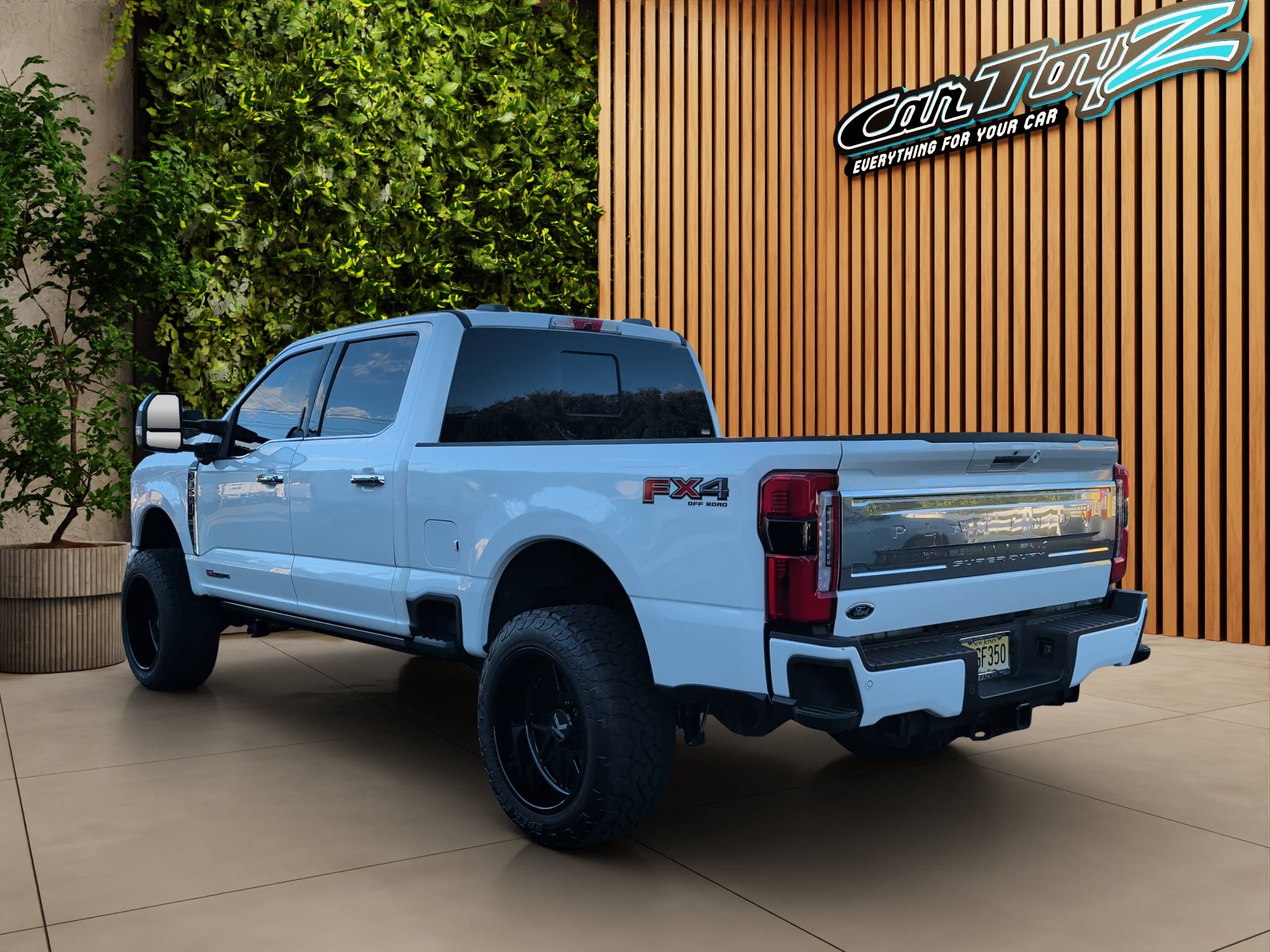 2024 Ford F-350SD Platinum Thumbnail