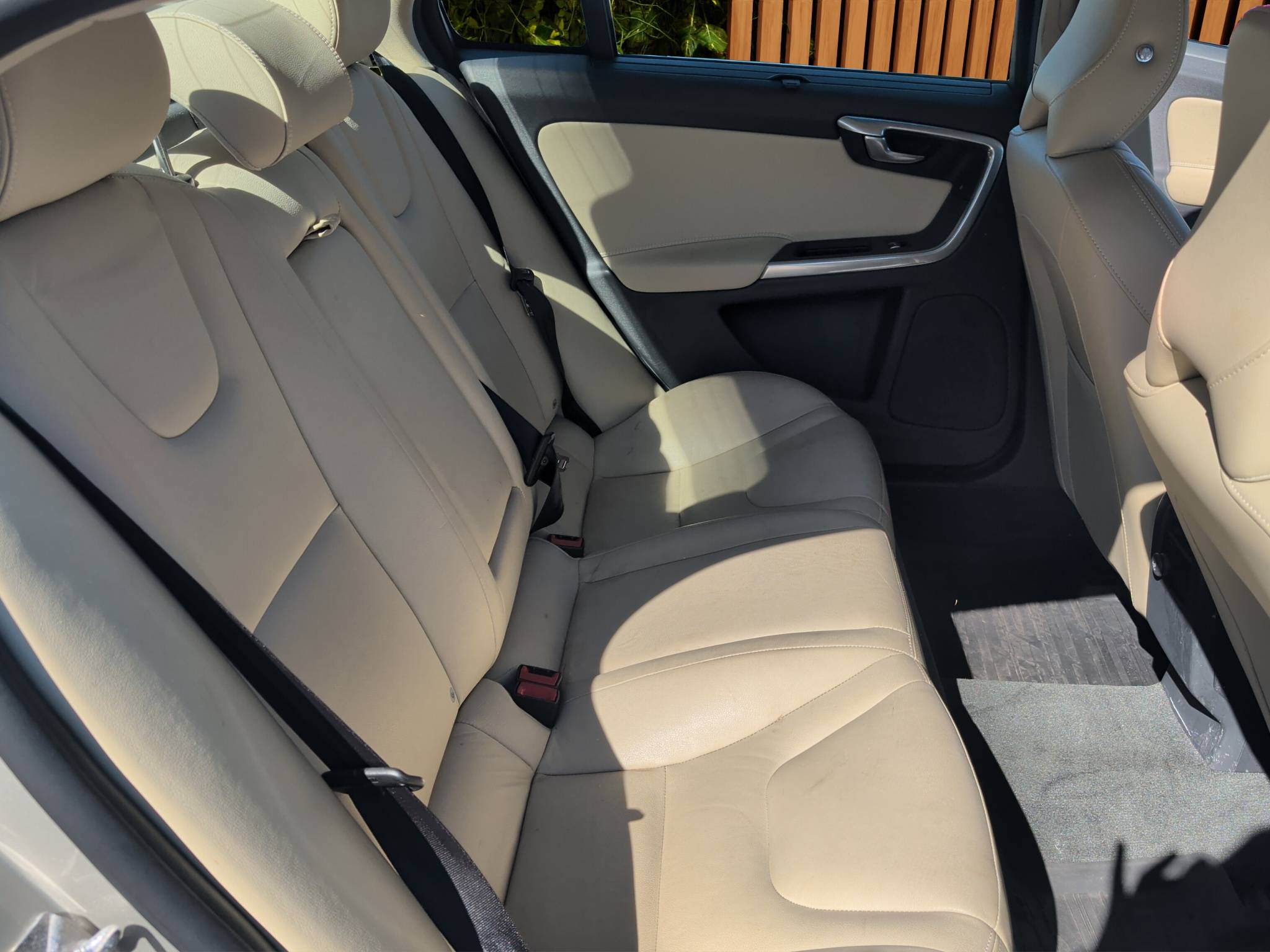 2018 VOLVO S60 INSCRIPTION T5 — LUXURY MEETS VALUE! 1 OWNER • TURBOCHARGED PERFORMANCE • AS-IS DEALER SPECIAL Thumbnail