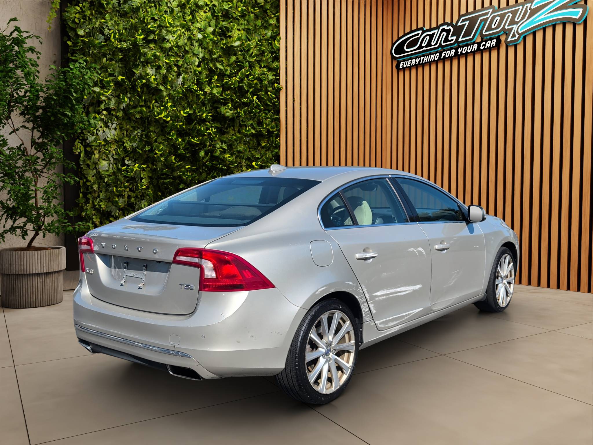 2018 VOLVO S60 INSCRIPTION T5 — LUXURY MEETS VALUE! 1 OWNER • TURBOCHARGED PERFORMANCE • AS-IS DEALER SPECIAL Thumbnail