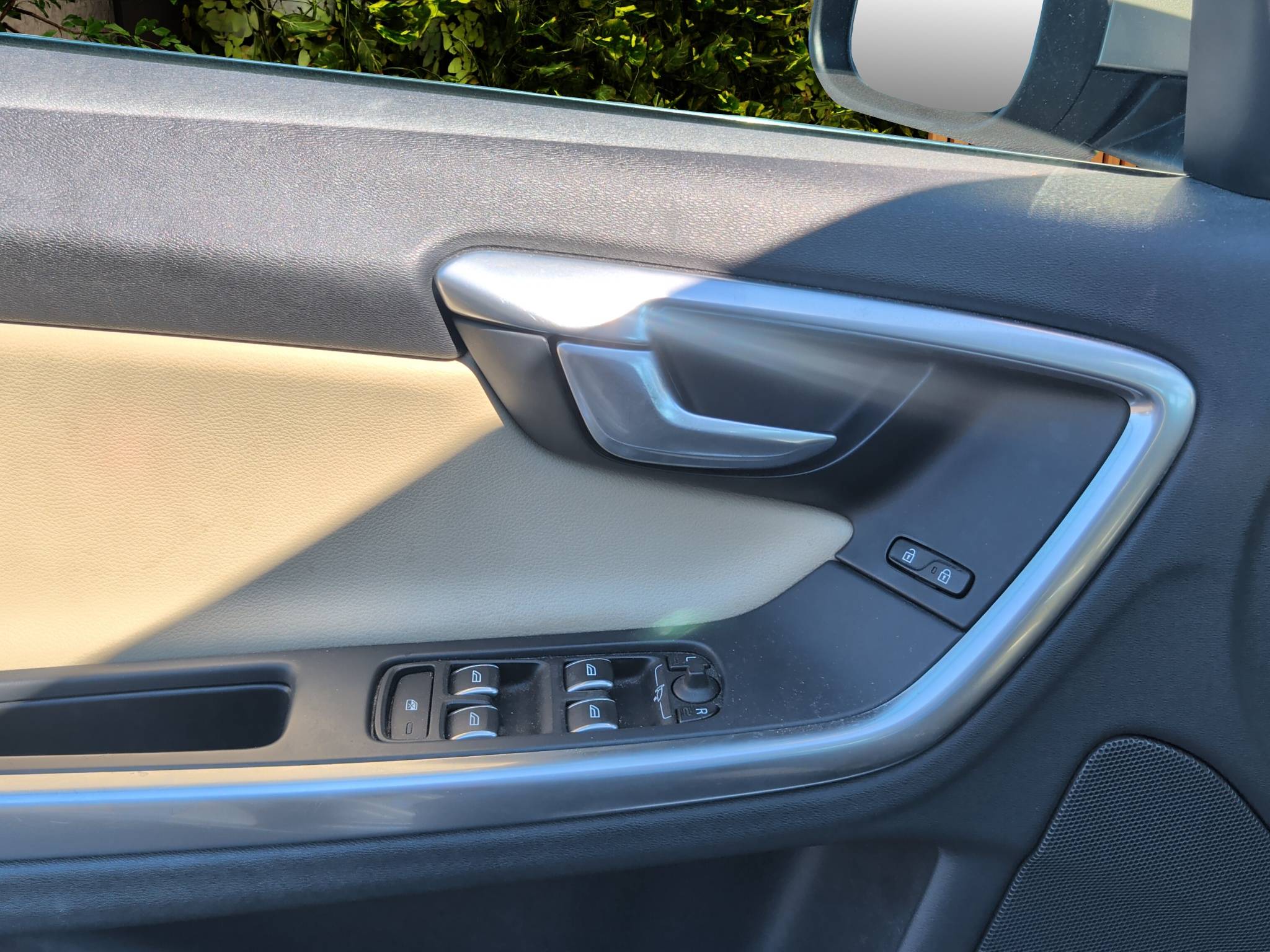 2018 VOLVO S60 INSCRIPTION T5 — LUXURY MEETS VALUE! 1 OWNER • TURBOCHARGED PERFORMANCE • AS-IS DEALER SPECIAL Thumbnail