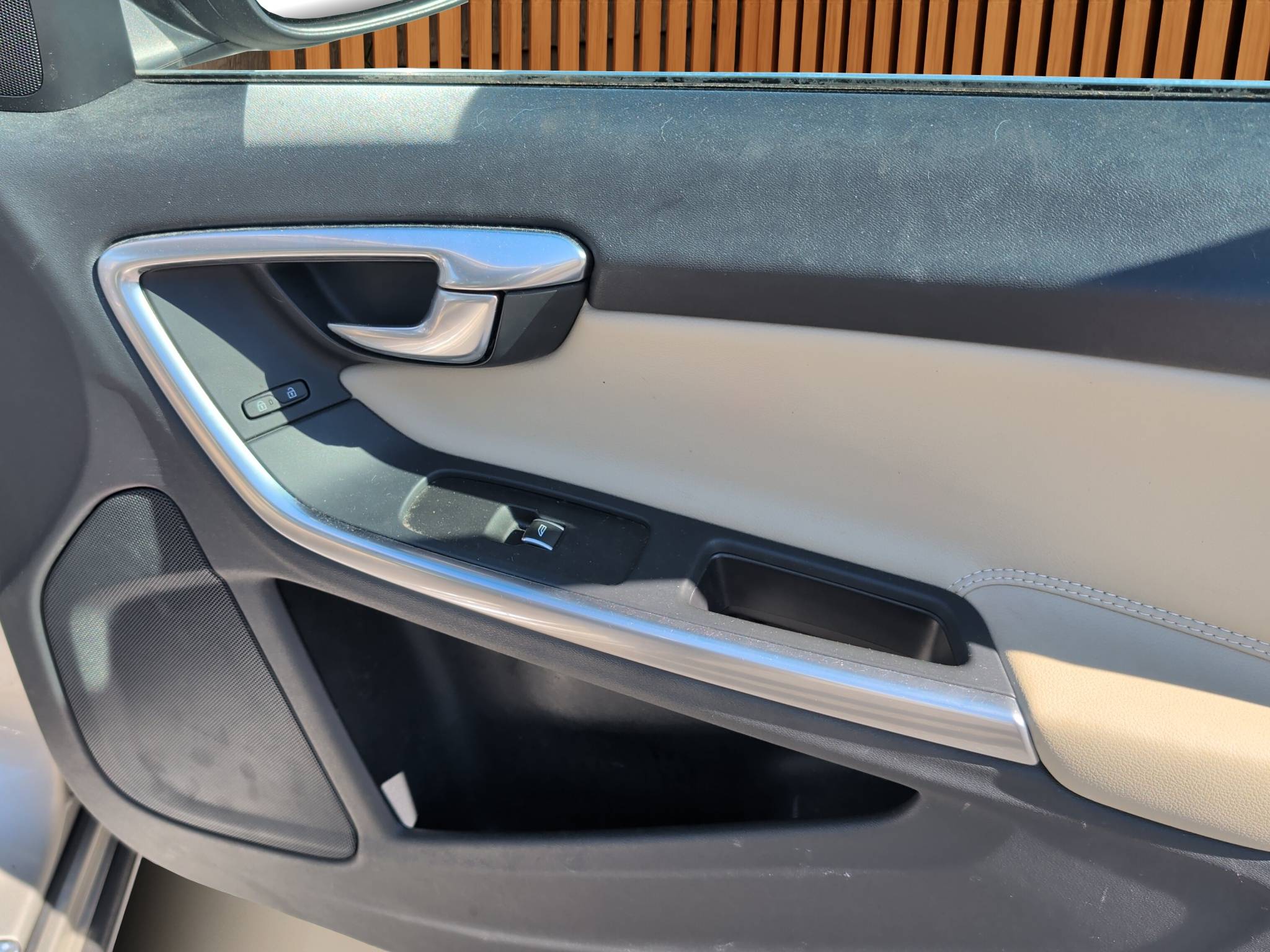 2018 VOLVO S60 INSCRIPTION T5 — LUXURY MEETS VALUE! 1 OWNER • TURBOCHARGED PERFORMANCE • AS-IS DEALER SPECIAL Thumbnail