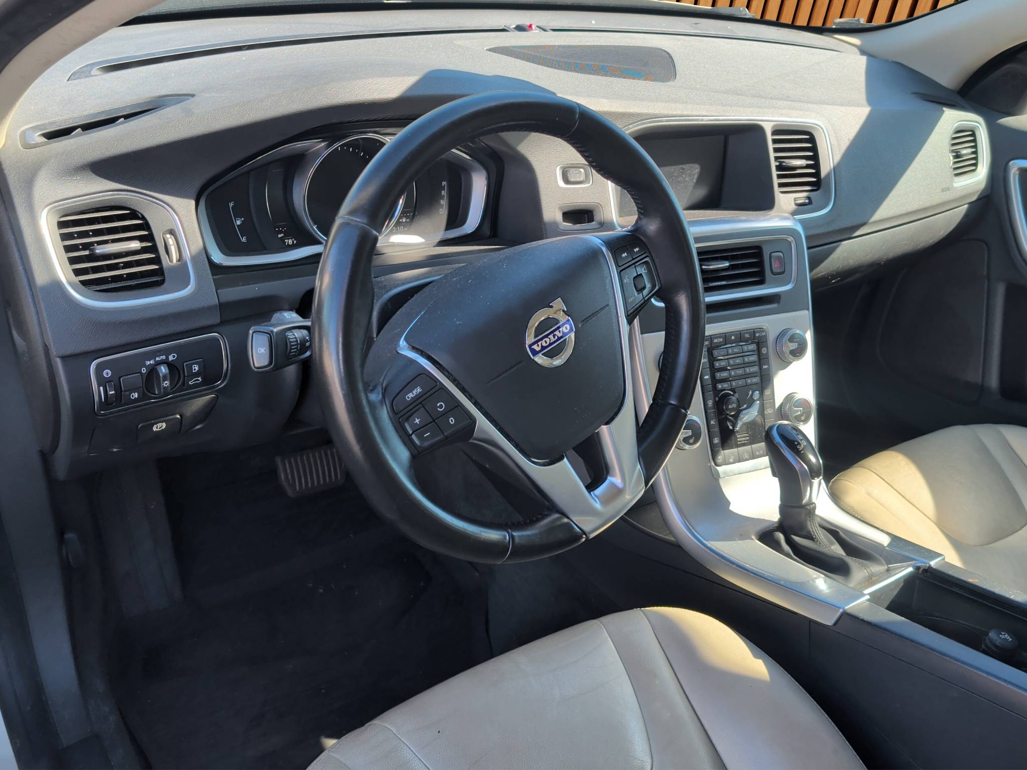 2018 VOLVO S60 INSCRIPTION T5 — LUXURY MEETS VALUE! 1 OWNER • TURBOCHARGED PERFORMANCE • AS-IS DEALER SPECIAL Thumbnail