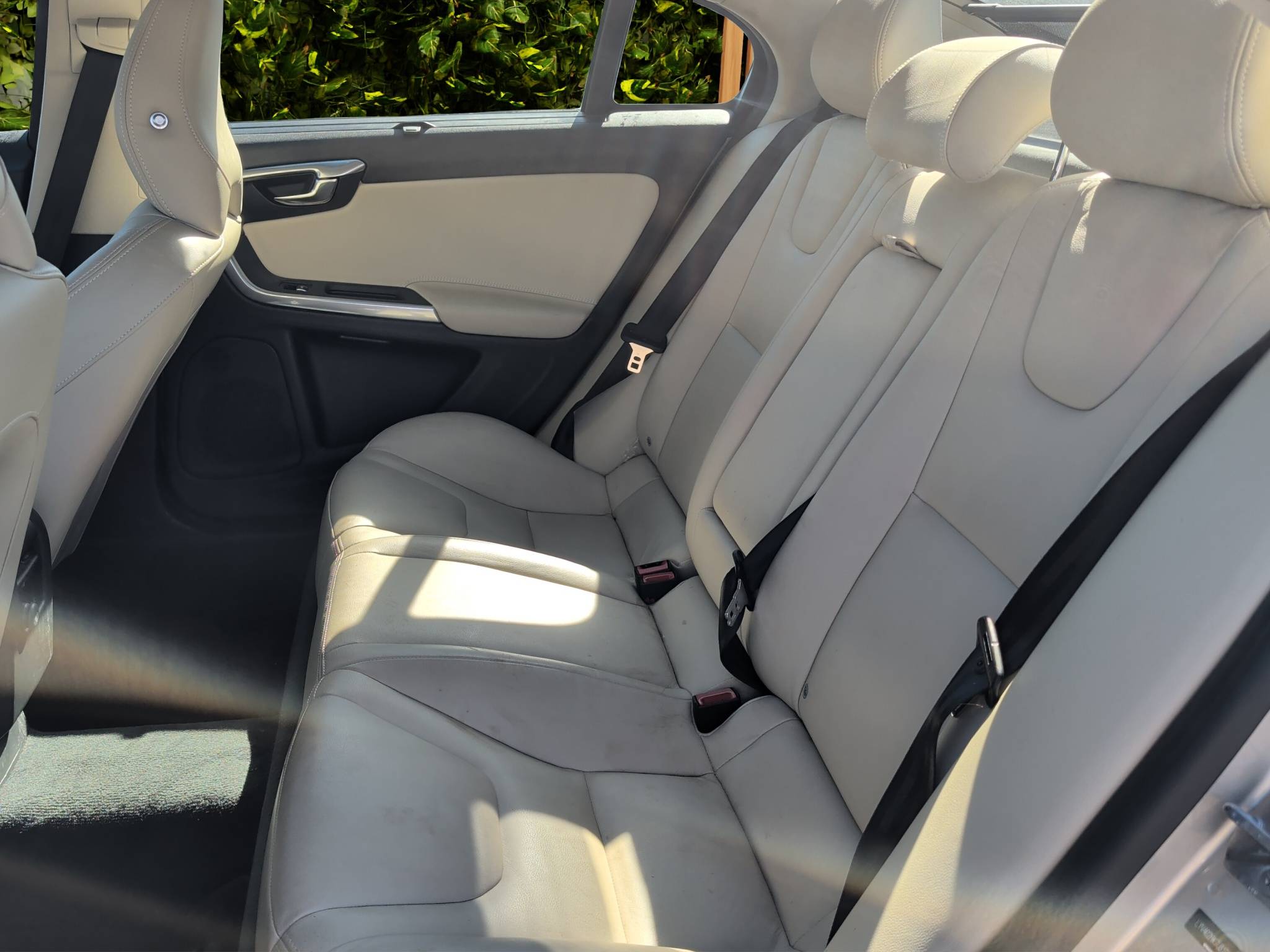 2018 VOLVO S60 INSCRIPTION T5 — LUXURY MEETS VALUE! 1 OWNER • TURBOCHARGED PERFORMANCE • AS-IS DEALER SPECIAL Thumbnail
