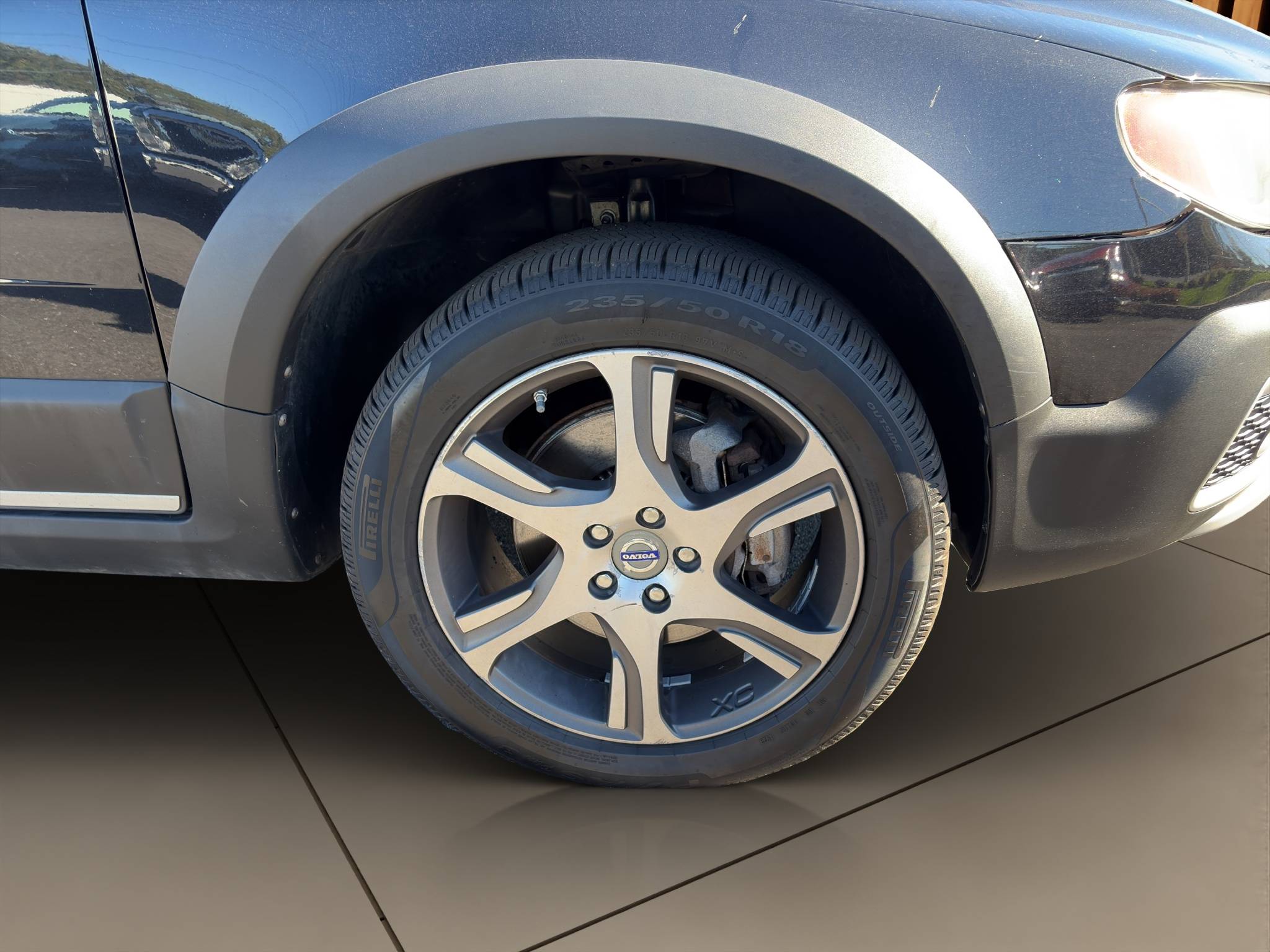 2013 VOLVO XC70 T6 • DEALER SPECIAL • AS-IS  154,003 MILES • TURBOCHARGED I6 • AWD • GEARTRONIC AUTOMATIC • CLEAN CARFAX  🔥 CLEAN CARFAX • 1 OWNER • 154,003 MILES • 2013 VOLVO XC70 T6 • AWD • AS-IS SPECIAL Thumbnail