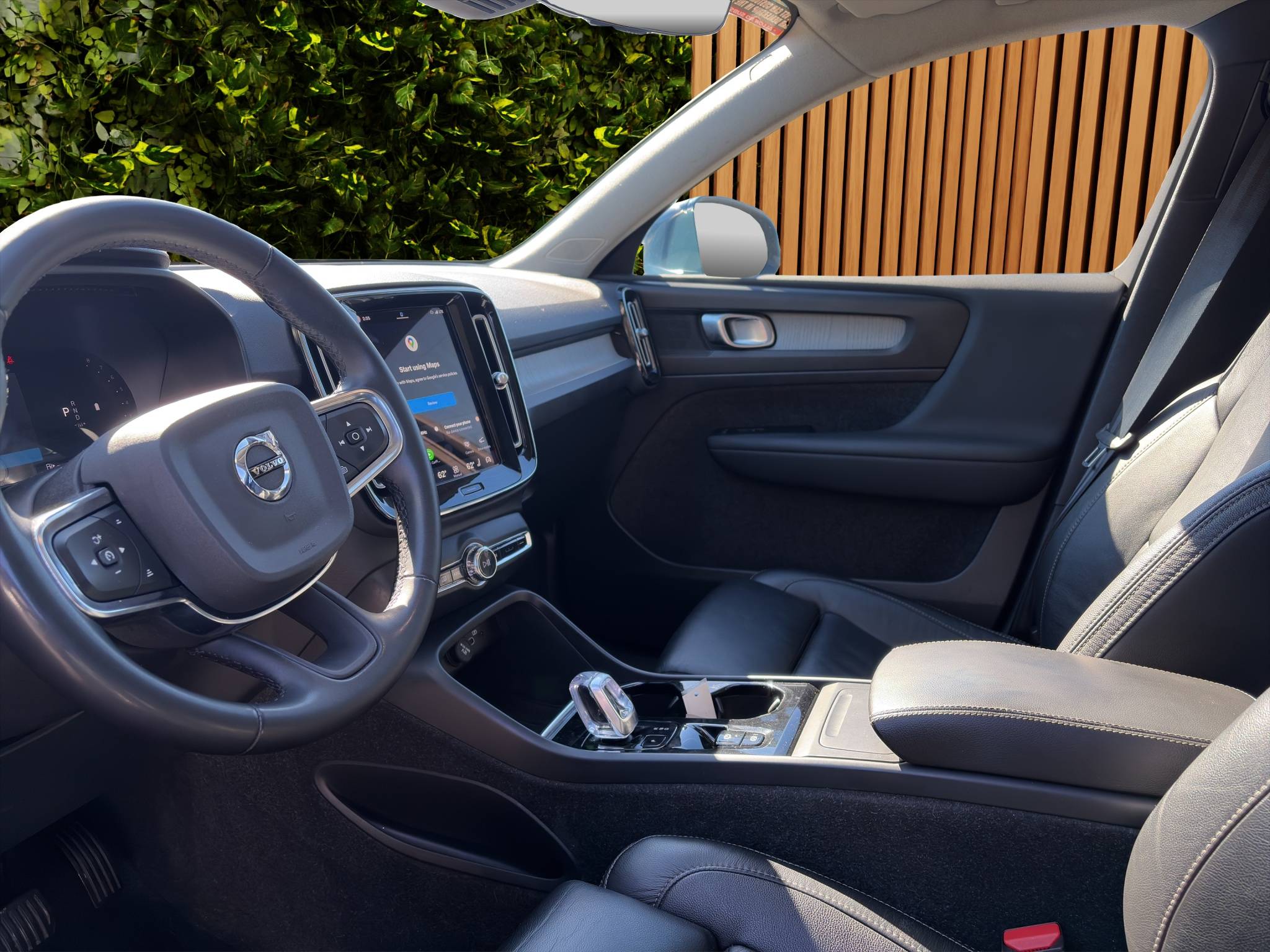 2023 VOLVO XC40 B5 PLUS BRIGHT THEME • DEALER SPECIAL • AS-IS  54,881 MILES • TURBOCHARGED MILD HYBRID • AWD • GEARTRONIC AUTOMATIC • 1 OWNER  🔥 1 OWNER • 54,881 MILES • 2023 VOLVO XC40 B5 PLUS • AWD • LUXURY SUV • AS-IS SPECIAL Thumbnail