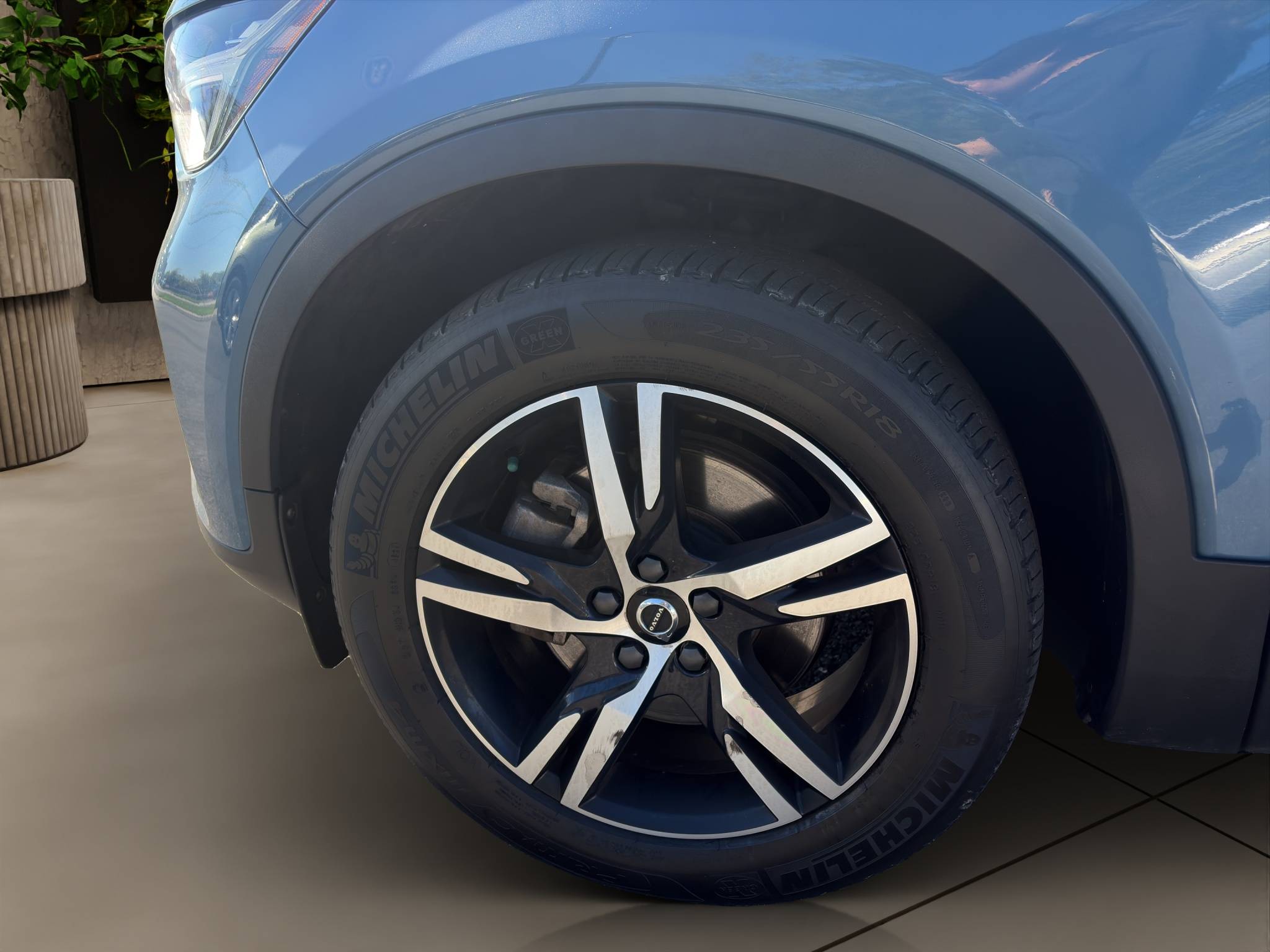 2023 VOLVO XC40 B5 PLUS BRIGHT THEME • DEALER SPECIAL • AS-IS  54,881 MILES • TURBOCHARGED MILD HYBRID • AWD • GEARTRONIC AUTOMATIC • 1 OWNER  🔥 1 OWNER • 54,881 MILES • 2023 VOLVO XC40 B5 PLUS • AWD • LUXURY SUV • AS-IS SPECIAL Thumbnail