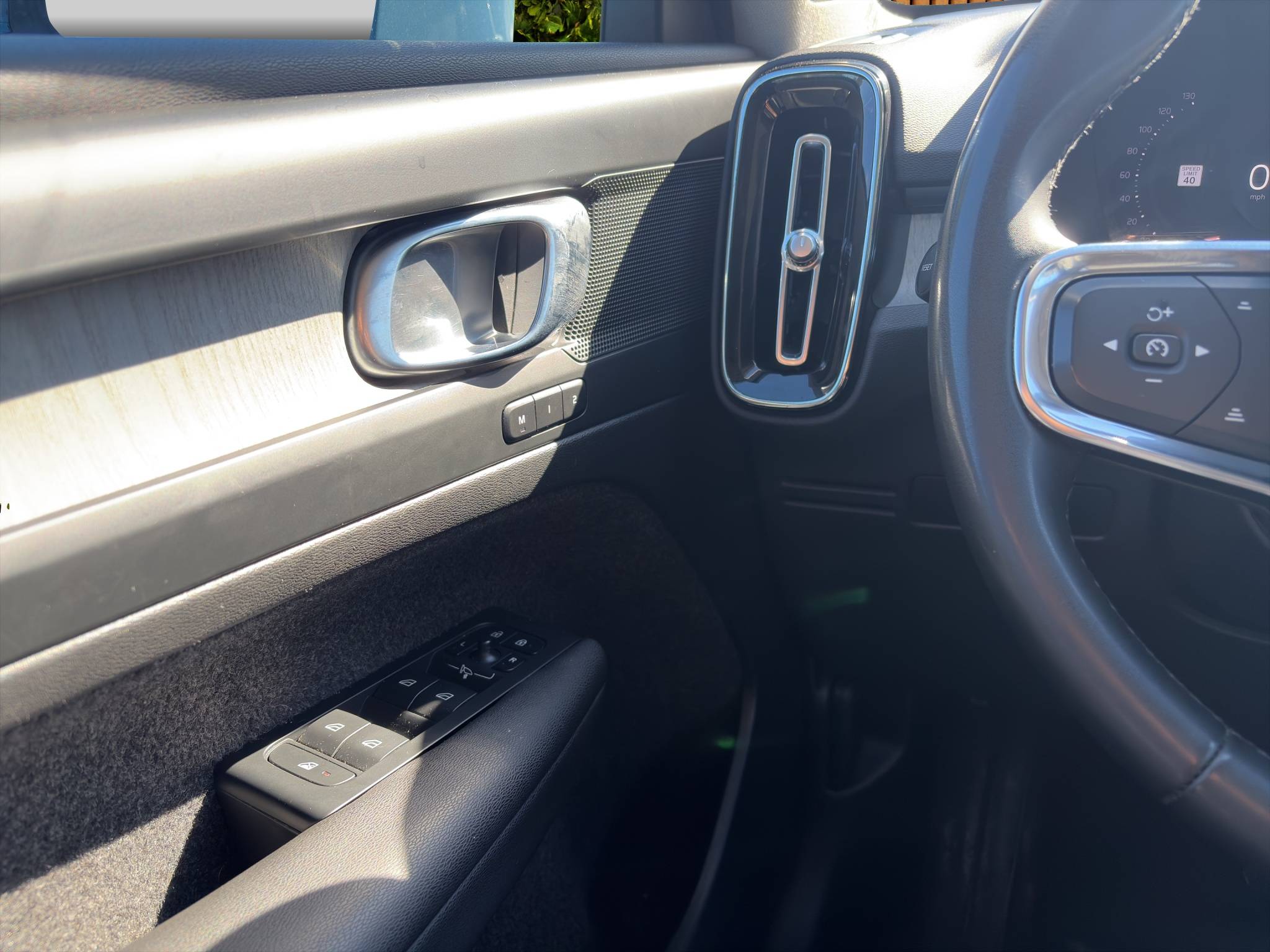 2023 VOLVO XC40 B5 PLUS BRIGHT THEME • DEALER SPECIAL • AS-IS  54,881 MILES • TURBOCHARGED MILD HYBRID • AWD • GEARTRONIC AUTOMATIC • 1 OWNER  🔥 1 OWNER • 54,881 MILES • 2023 VOLVO XC40 B5 PLUS • AWD • LUXURY SUV • AS-IS SPECIAL Thumbnail