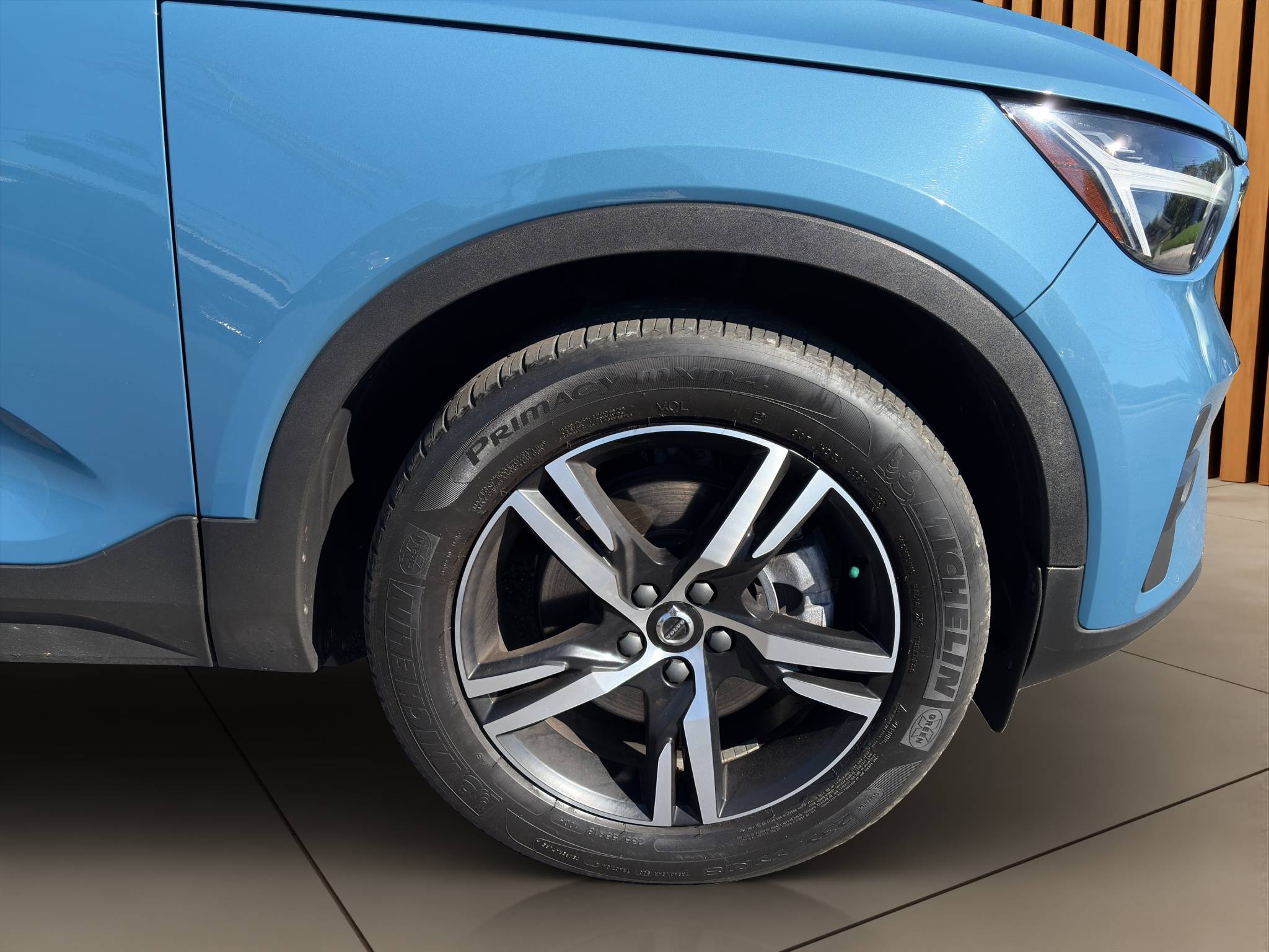2023 VOLVO XC40 B5 PLUS BRIGHT THEME • DEALER SPECIAL • AS-IS  54,881 MILES • TURBOCHARGED MILD HYBRID • AWD • GEARTRONIC AUTOMATIC • 1 OWNER  🔥 1 OWNER • 54,881 MILES • 2023 VOLVO XC40 B5 PLUS • AWD • LUXURY SUV • AS-IS SPECIAL Thumbnail