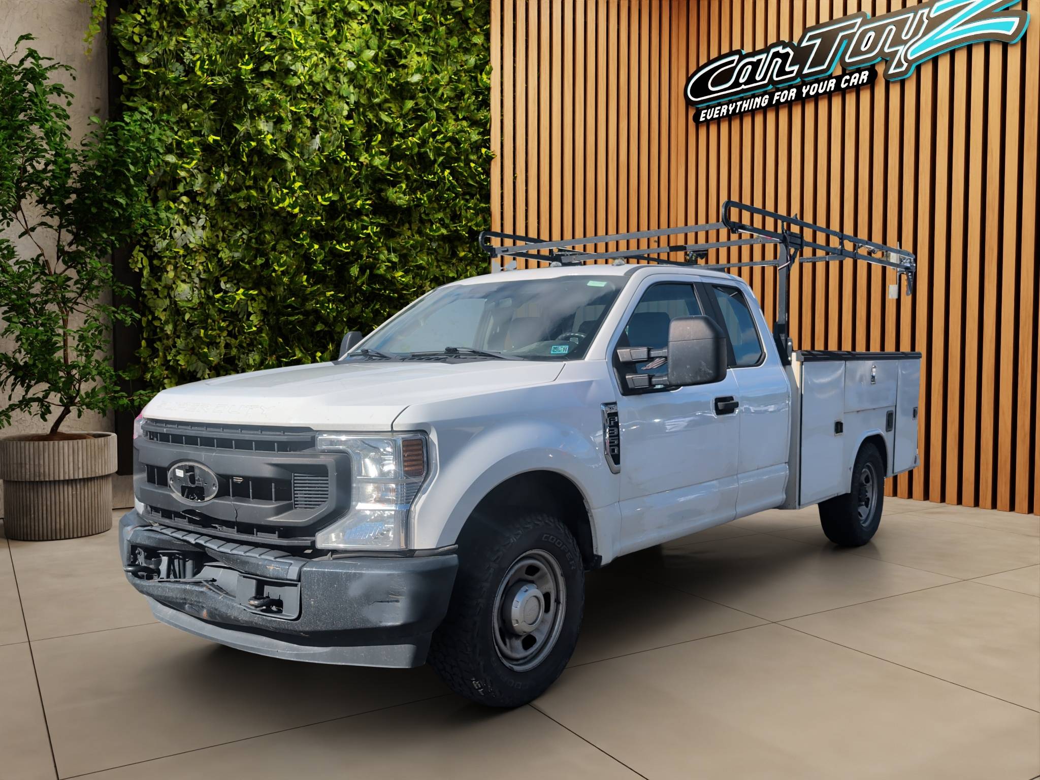 2021 FORD F-350 SUPER DUTY XL • READING UTILITY BED • WORK TRUCK  122,133 MILES • 6.2L V8 FLEX FUEL • RWD • 10-SPEED AUTOMATIC • 1 OWNER Thumbnail