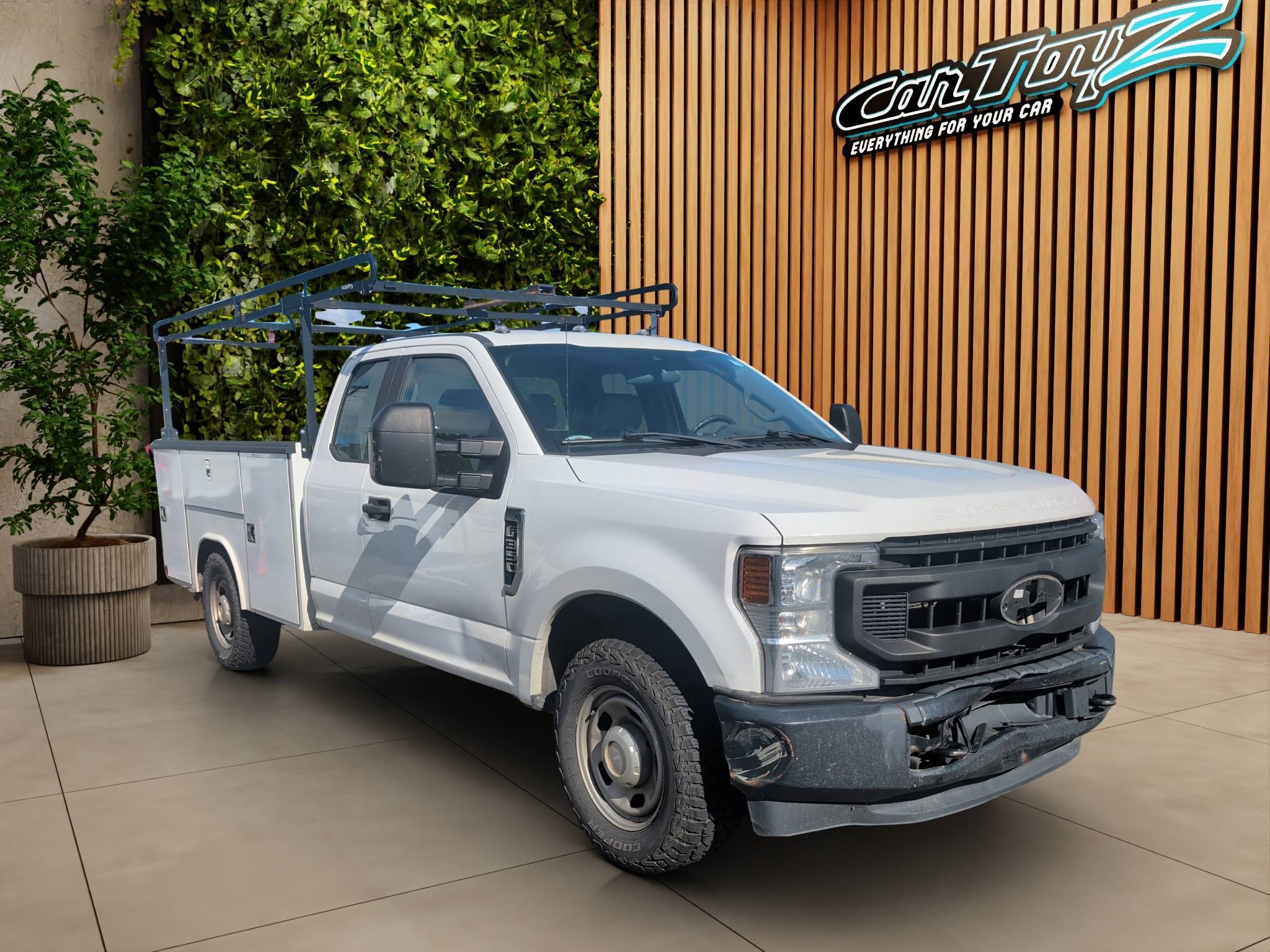 2021 FORD F-350 SUPER DUTY XL • READING UTILITY BED • WORK TRUCK  122,133 MILES • 6.2L V8 FLEX FUEL • RWD • 10-SPEED AUTOMATIC • 1 OWNER