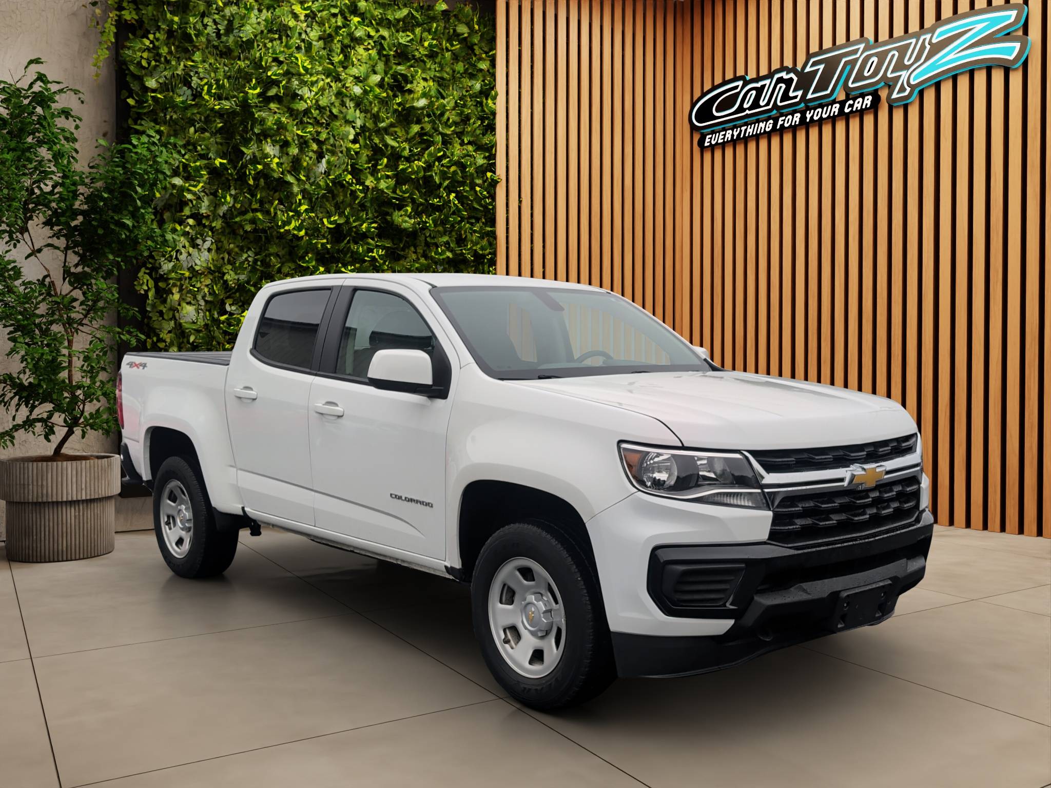 20022 CHEVROLET COLORADO WT CREW CAB 4WD • READY TO WORK  57,445 MILES • 3.6L V6 • 4WD • 8-SPEED AUTOMATIC • 1 OWNER