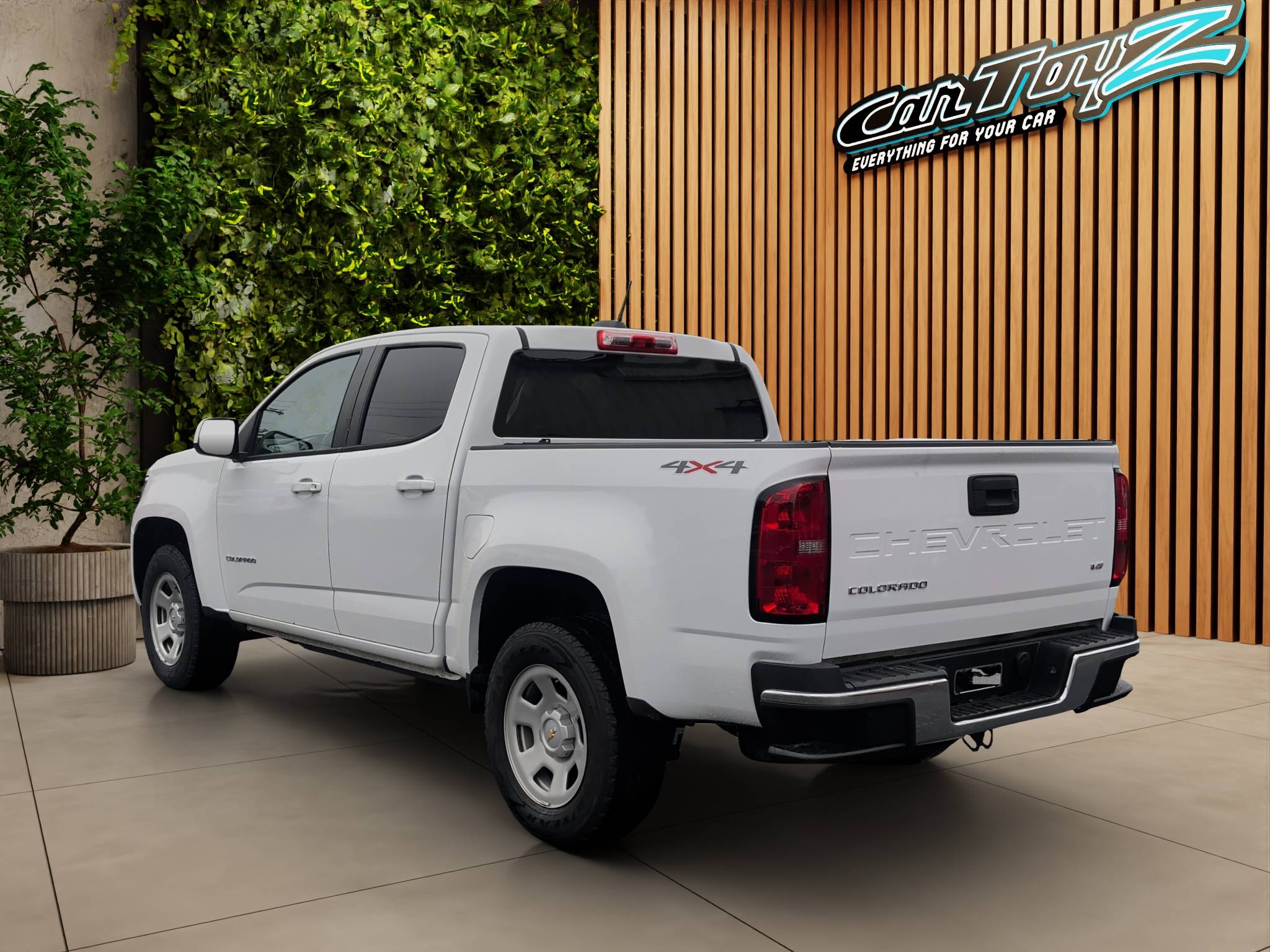 20022 CHEVROLET COLORADO WT CREW CAB 4WD • READY TO WORK  57,445 MILES • 3.6L V6 • 4WD • 8-SPEED AUTOMATIC • 1 OWNER Thumbnail