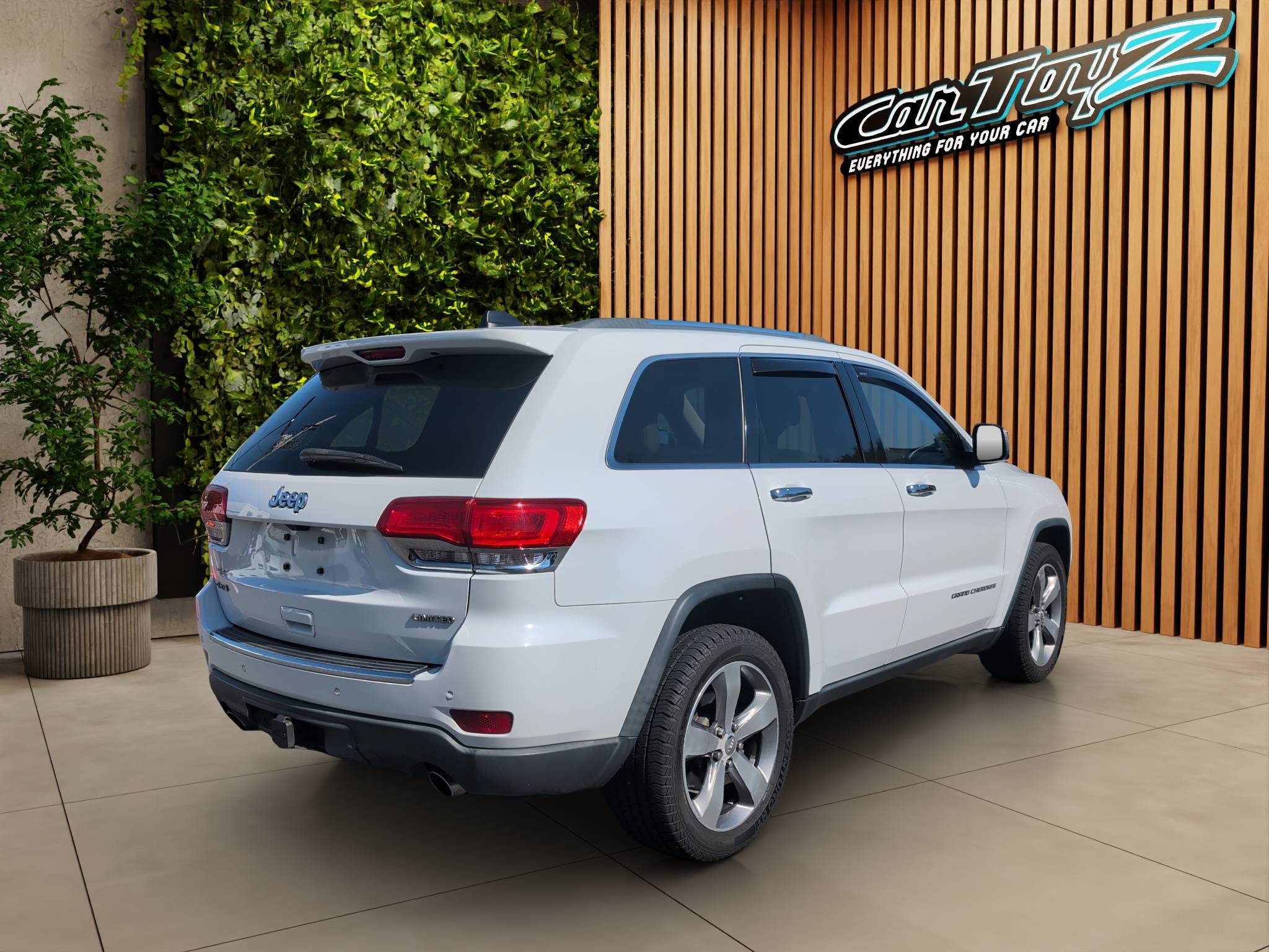 2014 JEEP GRAND CHEROKEE LIMITED • LUXURY 4WD SUV  118,470 MILES • 3.6L V6 • 4WD • 8-SPEED AUTOMATIC • CLEAN CARFAX Thumbnail