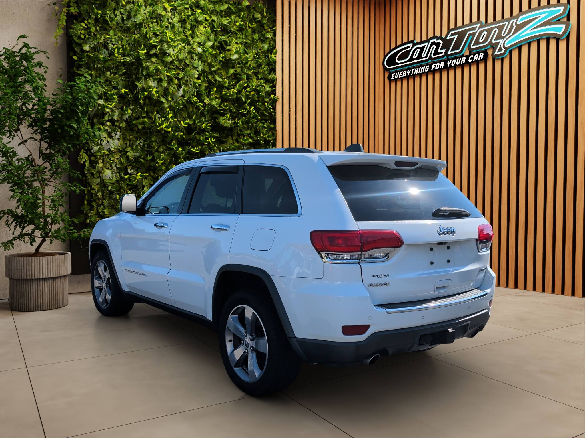 2014 JEEP GRAND CHEROKEE LIMITED • LUXURY 4WD SUV  118,470 MILES • 3.6L V6 • 4WD • 8-SPEED AUTOMATIC • CLEAN CARFAX Thumbnail