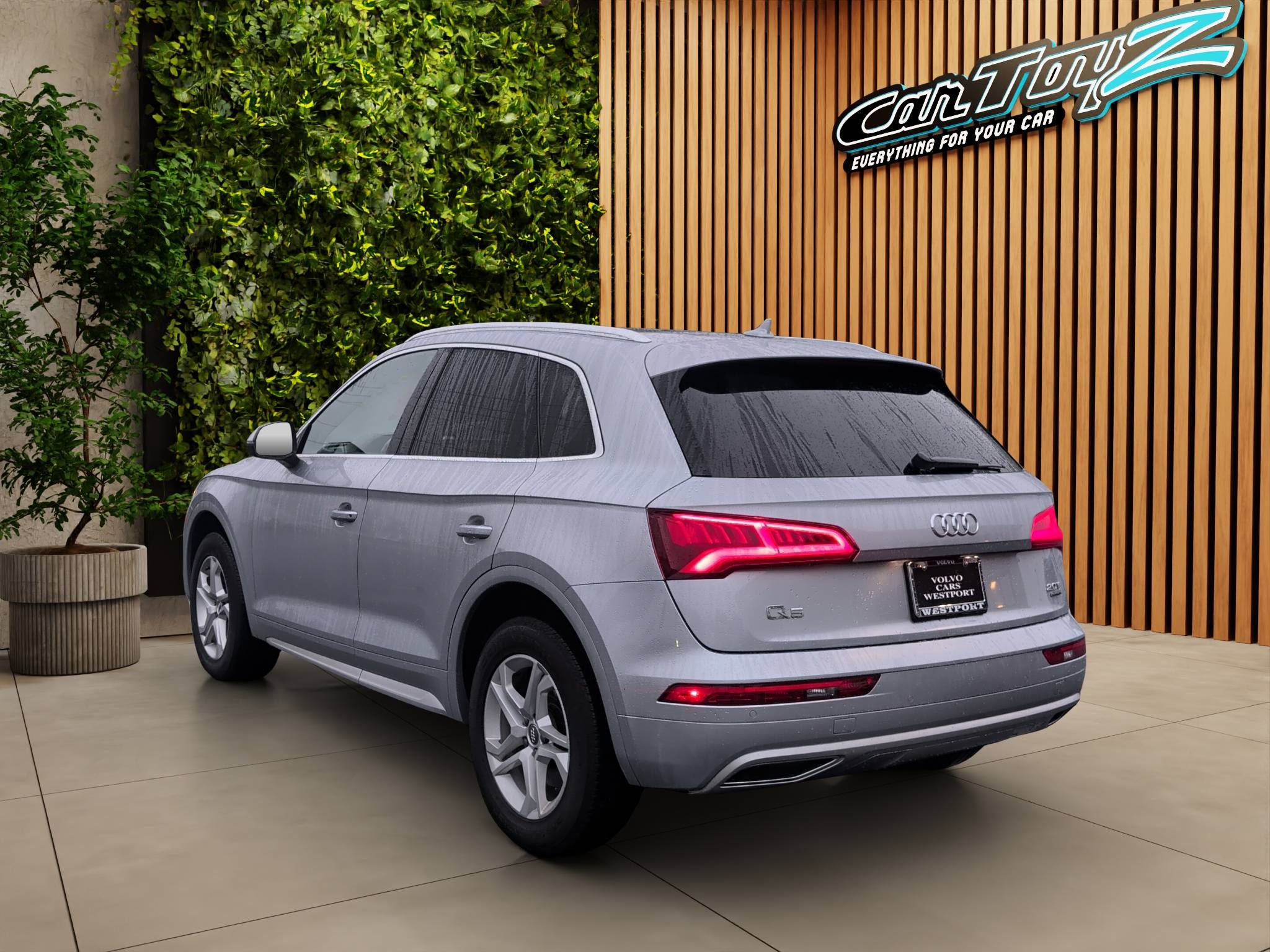 2018 AUDI Q5 PREMIUM PLUS • DEALER SPECIAL • AS-IS  98,913 MILES • 2.0L TURBO • QUATTRO AWD • 7-SPEED S TRONIC • 1 OWNER   1 OWNER • 2018 AUDI Q5 PREMIUM PLUS • QUATTRO AWD • LUXURY SUV • AS-IS SPECIAL Thumbnail