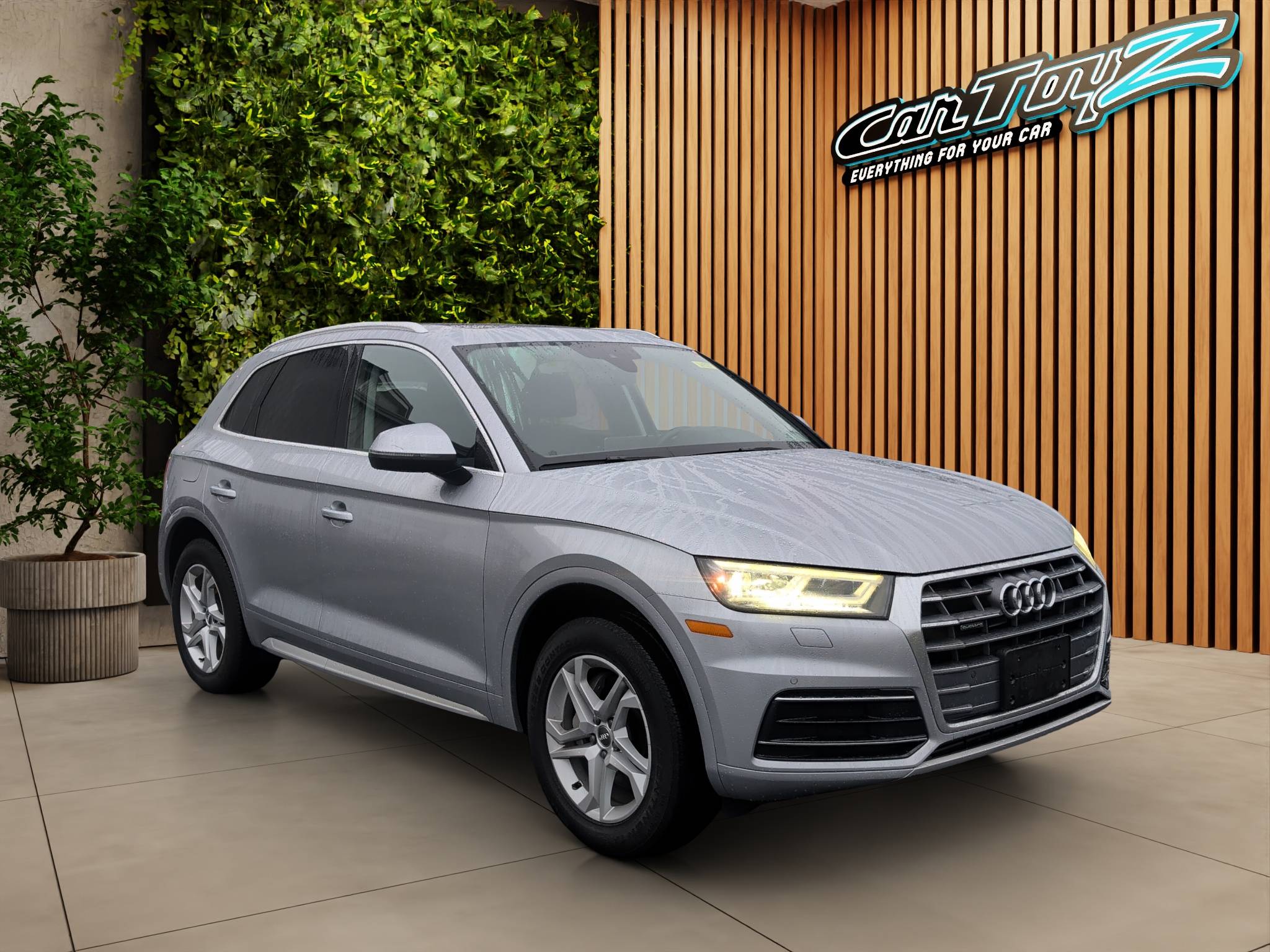 2018 AUDI Q5 PREMIUM PLUS • DEALER SPECIAL • AS-IS  98,913 MILES • 2.0L TURBO • QUATTRO AWD • 7-SPEED S TRONIC • 1 OWNER   1 OWNER • 2018 AUDI Q5 PREMIUM PLUS • QUATTRO AWD • LUXURY SUV • AS-IS SPECIAL Thumbnail