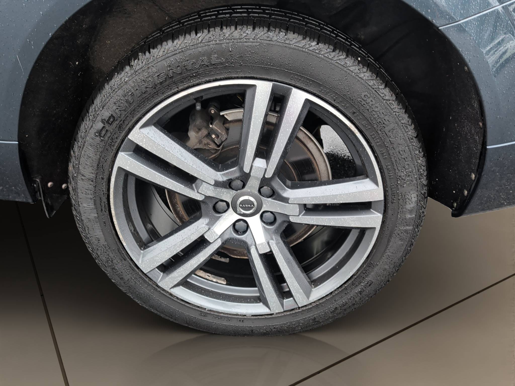 2019 VOLVO XC60 T6 MOMENTUM • TURBOCHARGED LUXURY AWD  61,592 MILES • TURBOCHARGED I4 • AWD • GEARTRONIC AUTOMATIC • CLEAN CARFAX Thumbnail
