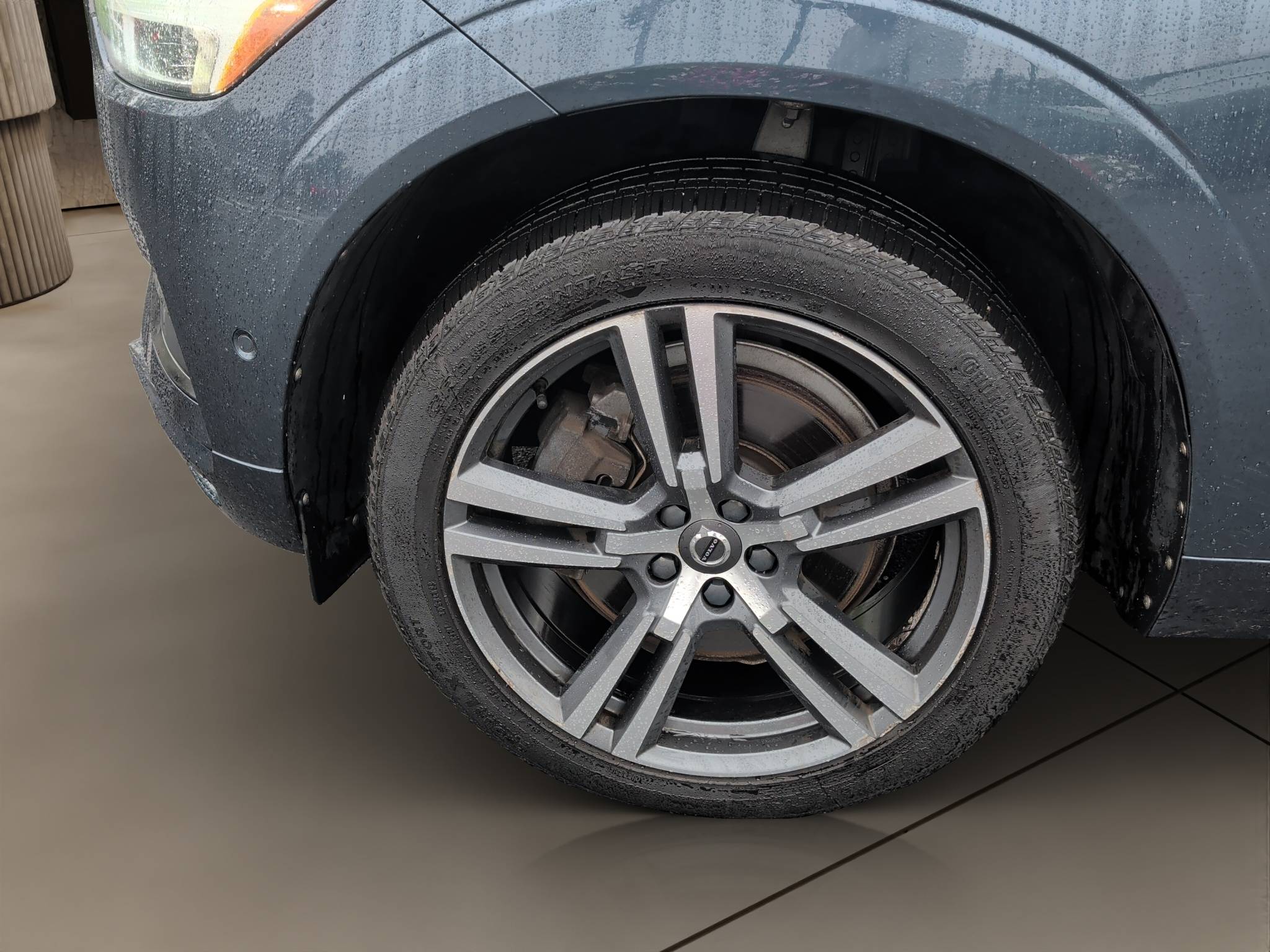 2019 VOLVO XC60 T6 MOMENTUM • TURBOCHARGED LUXURY AWD  61,592 MILES • TURBOCHARGED I4 • AWD • GEARTRONIC AUTOMATIC • CLEAN CARFAX Thumbnail