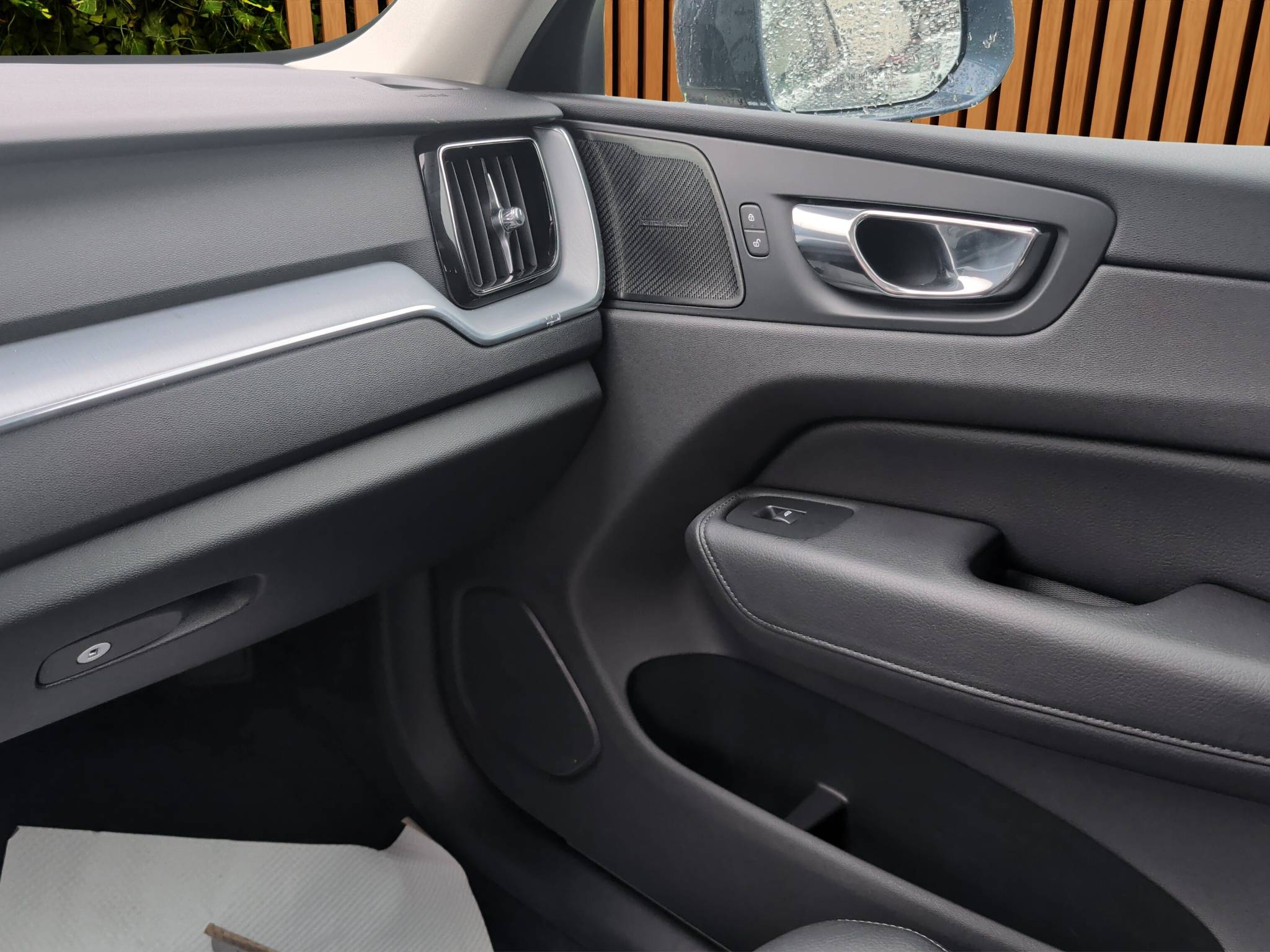 2019 VOLVO XC60 T6 MOMENTUM • TURBOCHARGED LUXURY AWD  61,592 MILES • TURBOCHARGED I4 • AWD • GEARTRONIC AUTOMATIC • CLEAN CARFAX Thumbnail