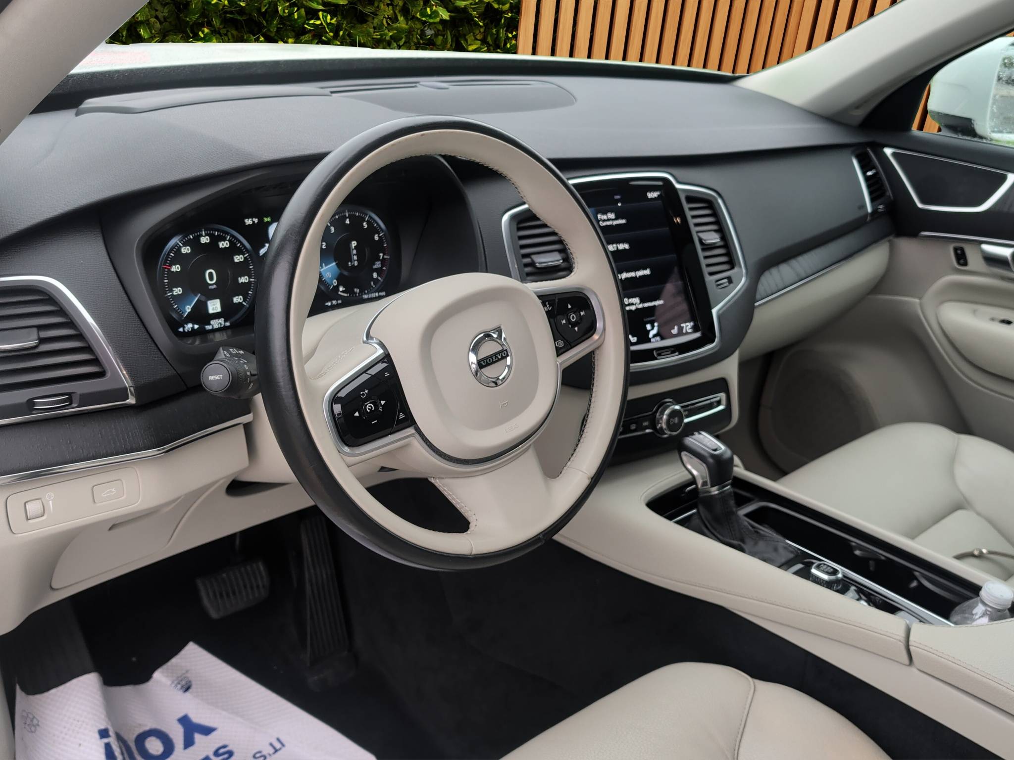 2020 VOLVO XC90 T6 MOMENTUM AWD  65,542 MILES • CLEAN CARFAX • ALL-WHEEL DRIVE Thumbnail
