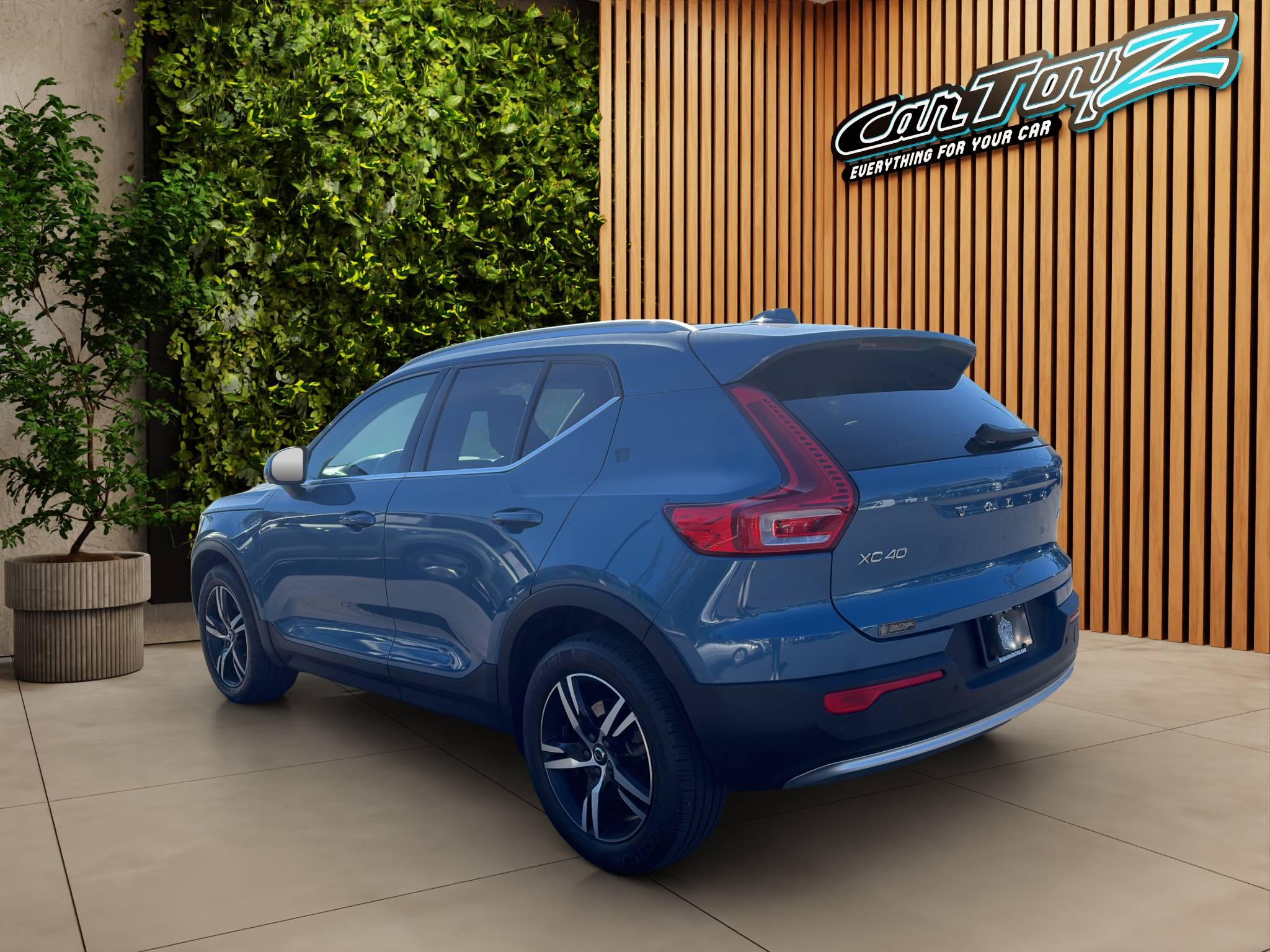 2023 Volvo XC40 Thumbnail