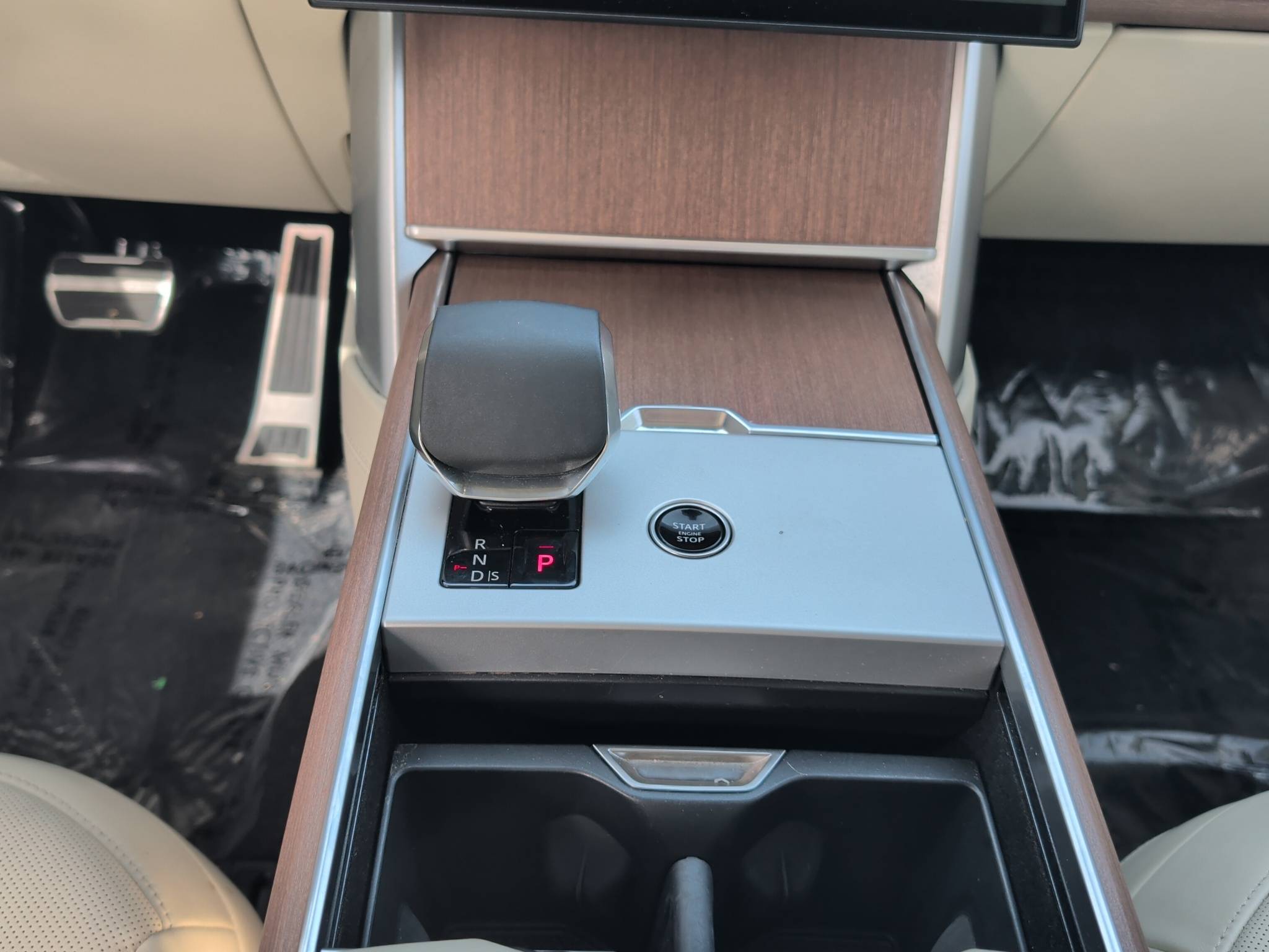 2024 Land Rover Range Rover Thumbnail