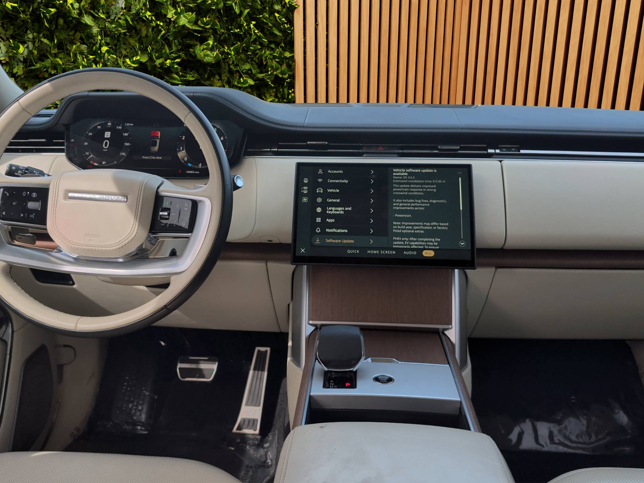 2024 Land Rover Range Rover Thumbnail