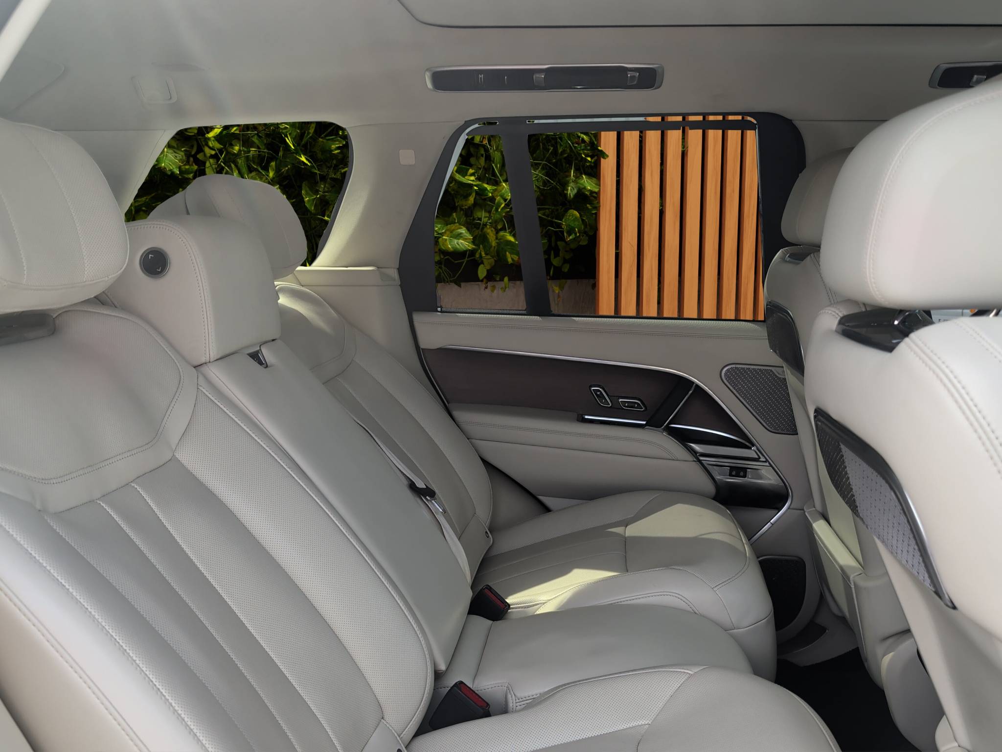 2024 Land Rover Range Rover Thumbnail