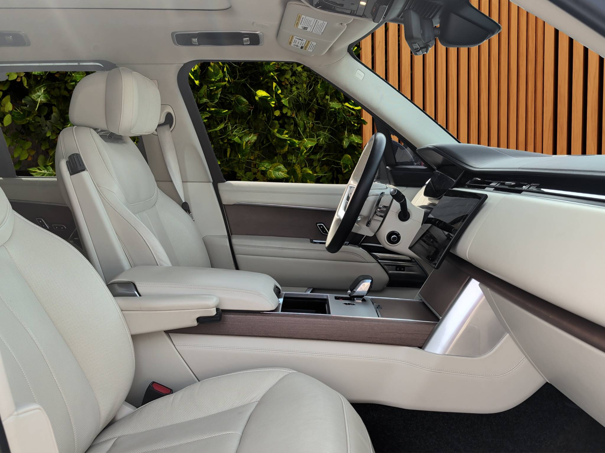 2024 Land Rover Range Rover Thumbnail