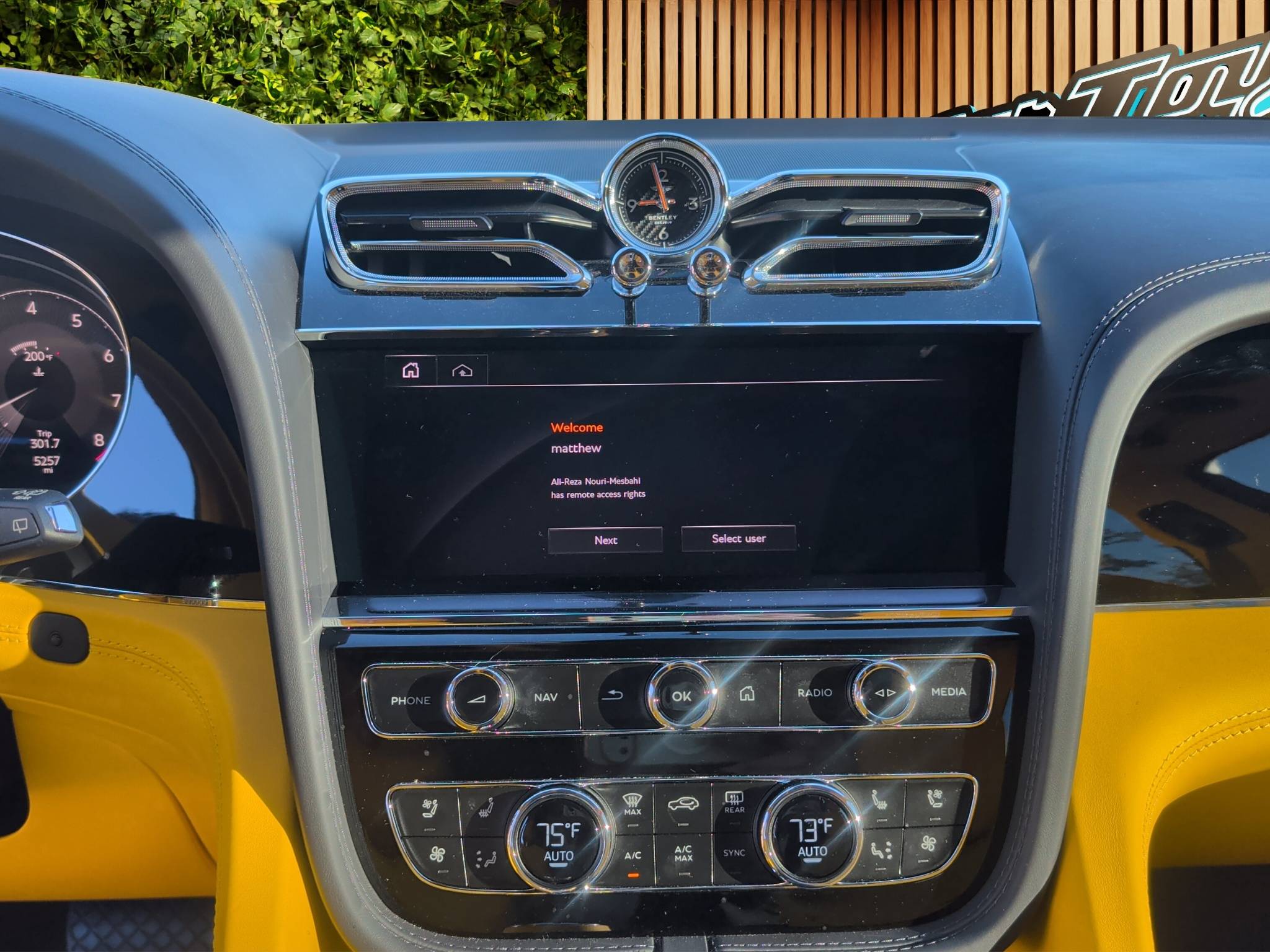 2023 BENTLEY BENTAYGA S V8 • 1 OF 1 CUSTOM FACTORY BUILD  5,180 MILES • CLEAN CARFAX • 1 OWNER • TWIN-TURBO V8 • CUSTOM YELLOW INTERIOR Thumbnail